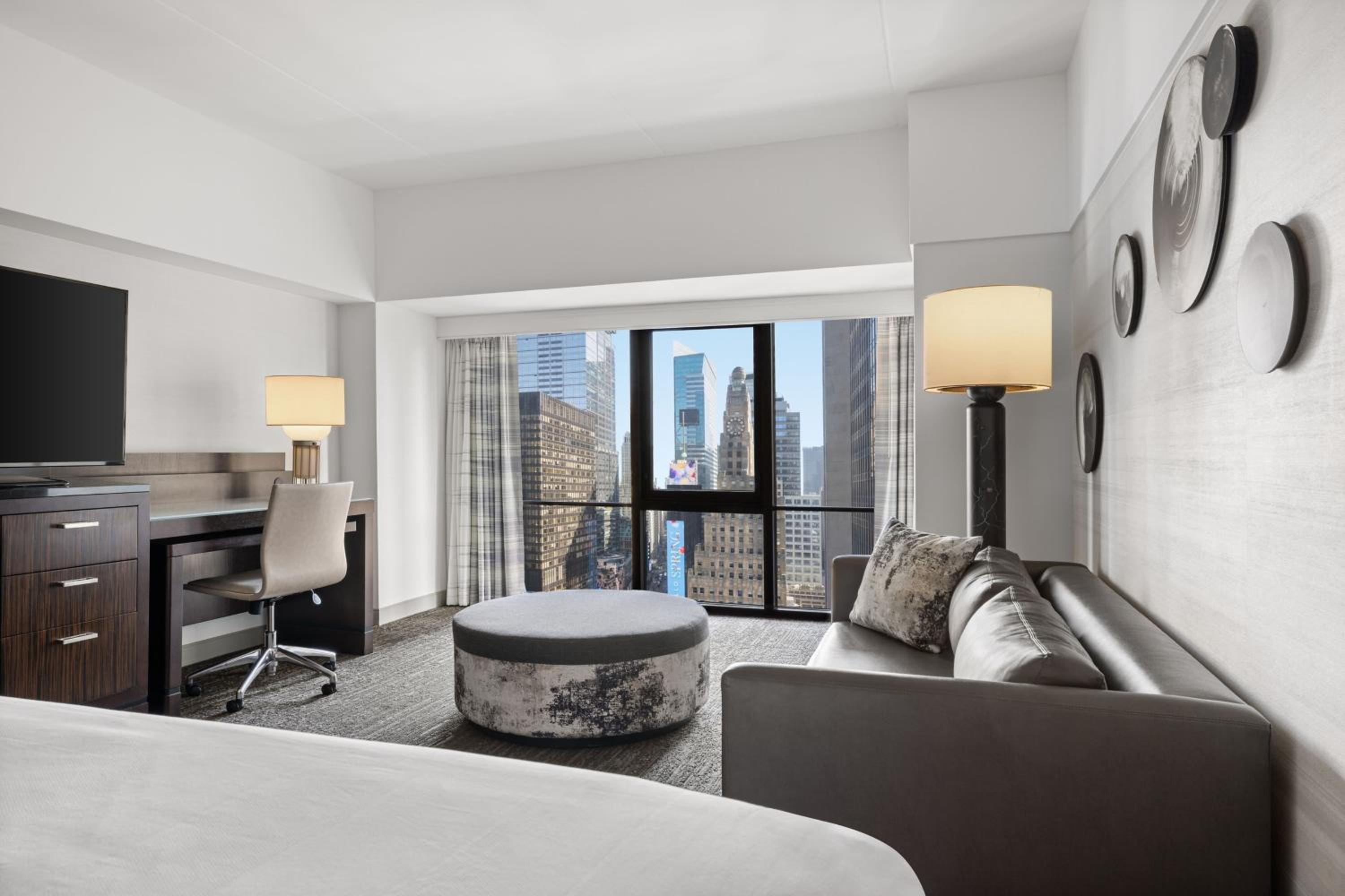 King Room with Sofa Bed (Upon Request) and Times Square View