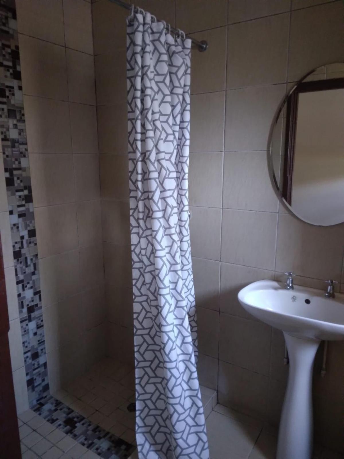 Deluxe Double Room (2 Adults + 1 Child) - Photo 7