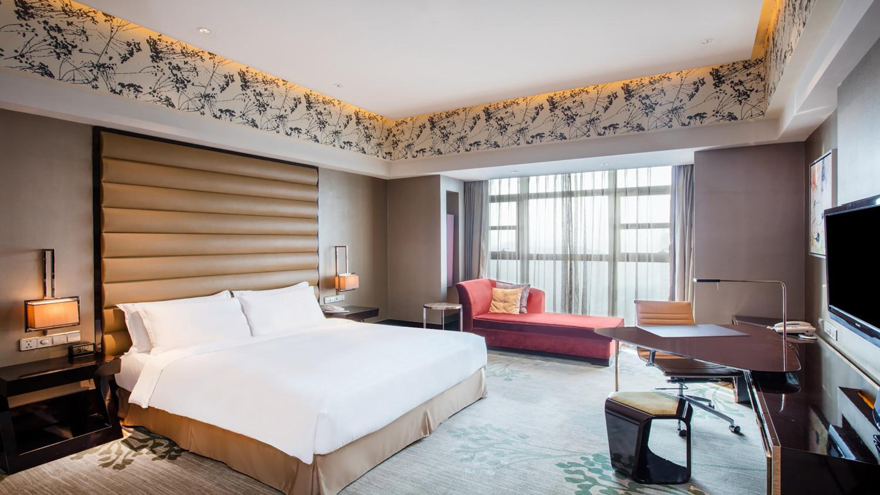 Upgraded Standard Room - Photo 4