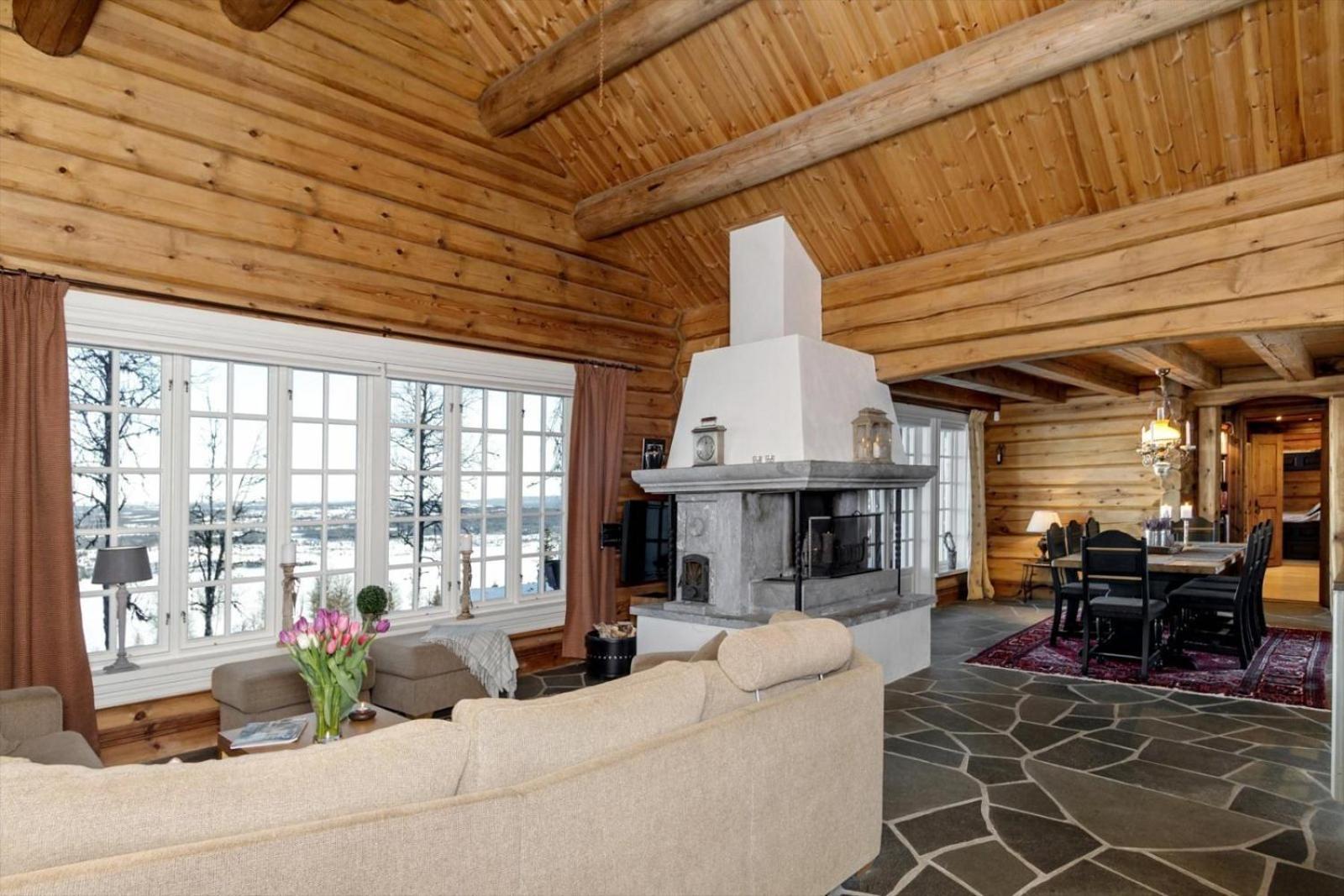 Four-Bedroom House photo 1