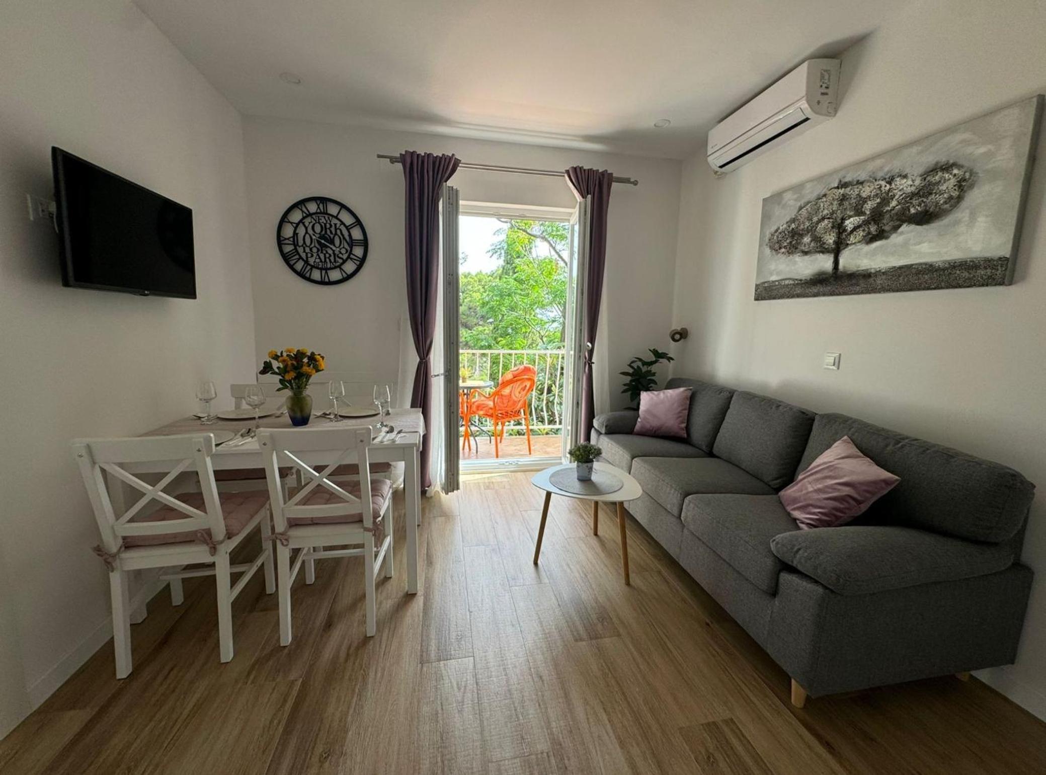 Two bedroom apartment with Balcony photo 1