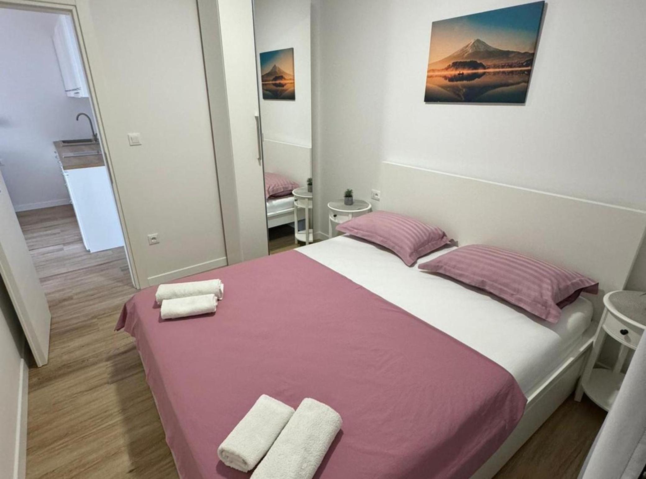 Two bedroom apartment with Balcony photo 2