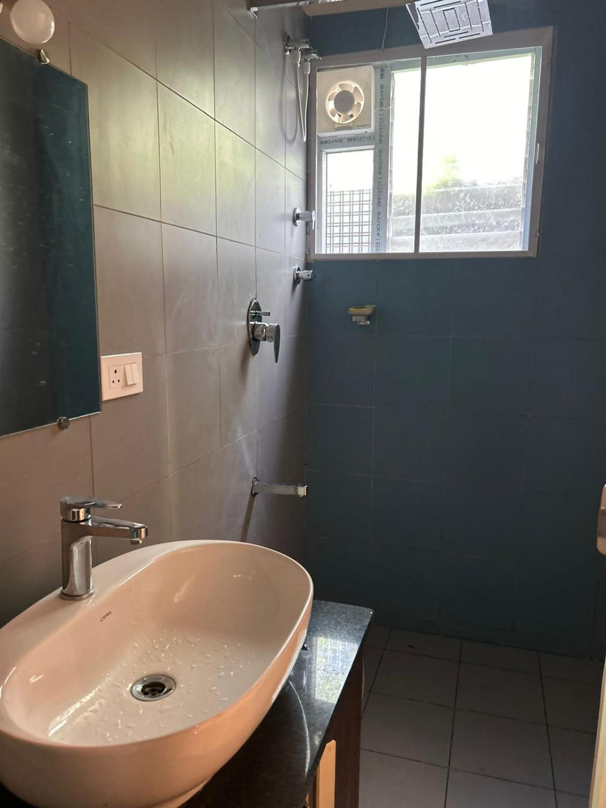 Double Room With Private Bathroom photo 3