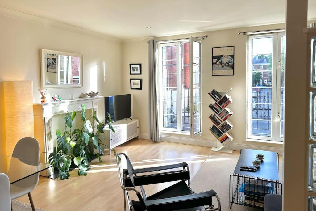 Two-Bedroom Apartment photo 2