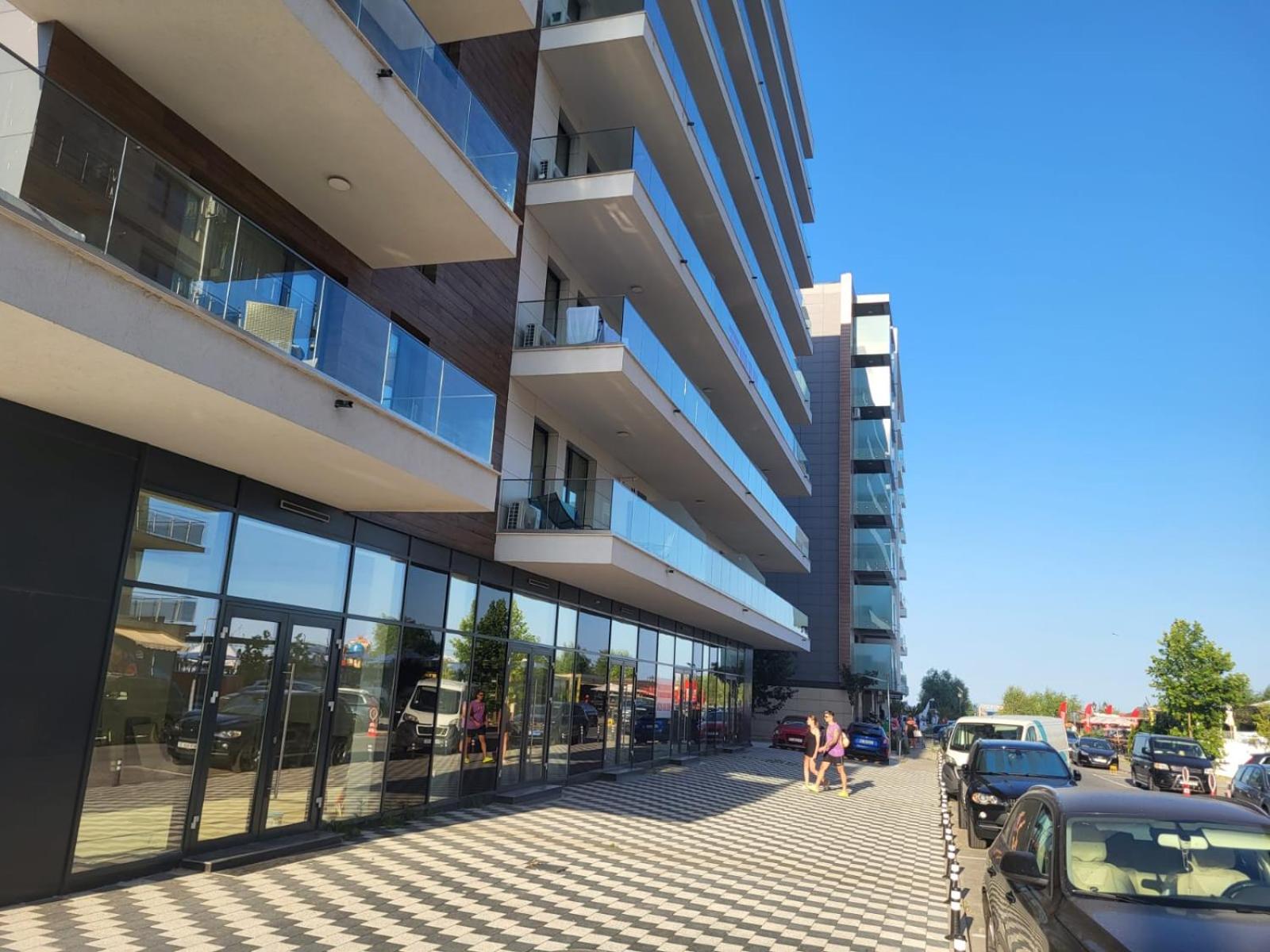 One-Bedroom Apartment with Balcony and Sea View photo 3