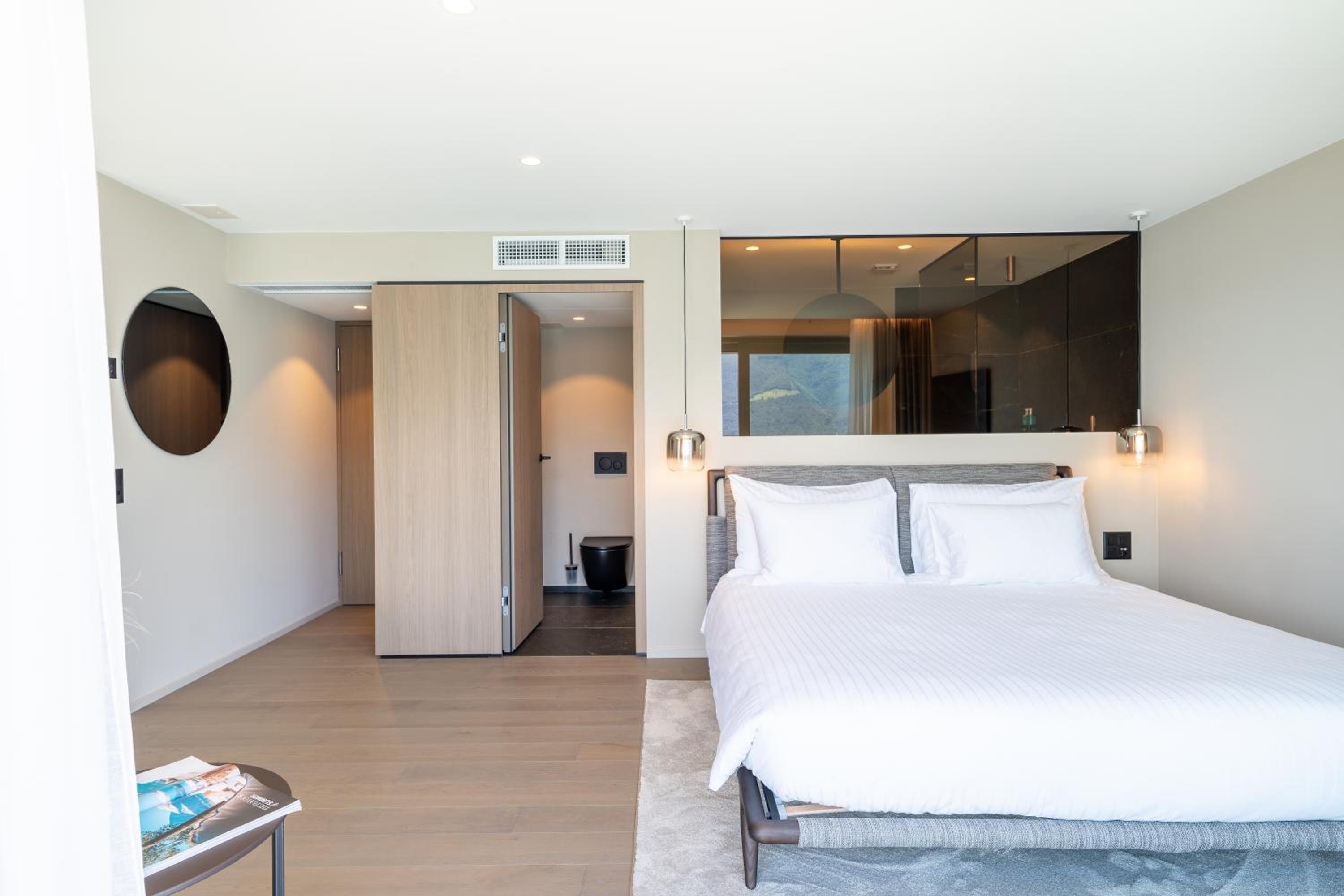 Suite with Lake View