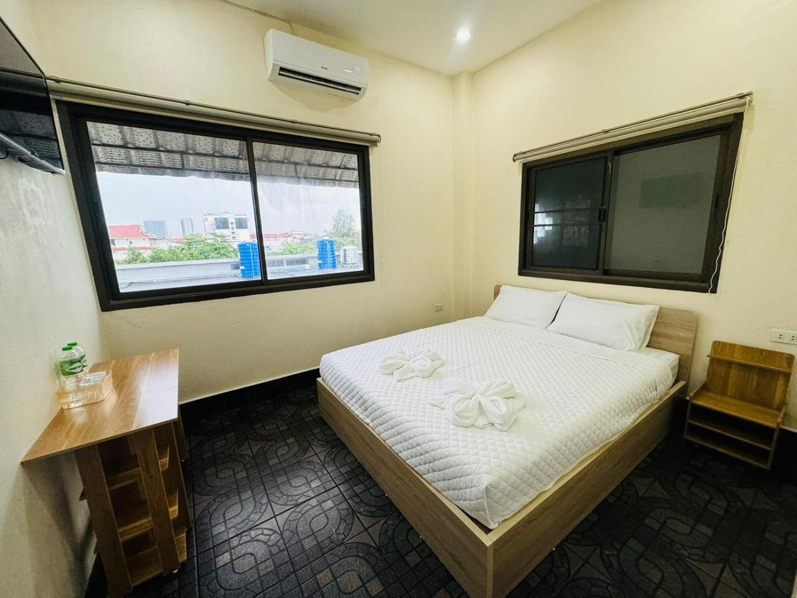 Double Room - Photo 13