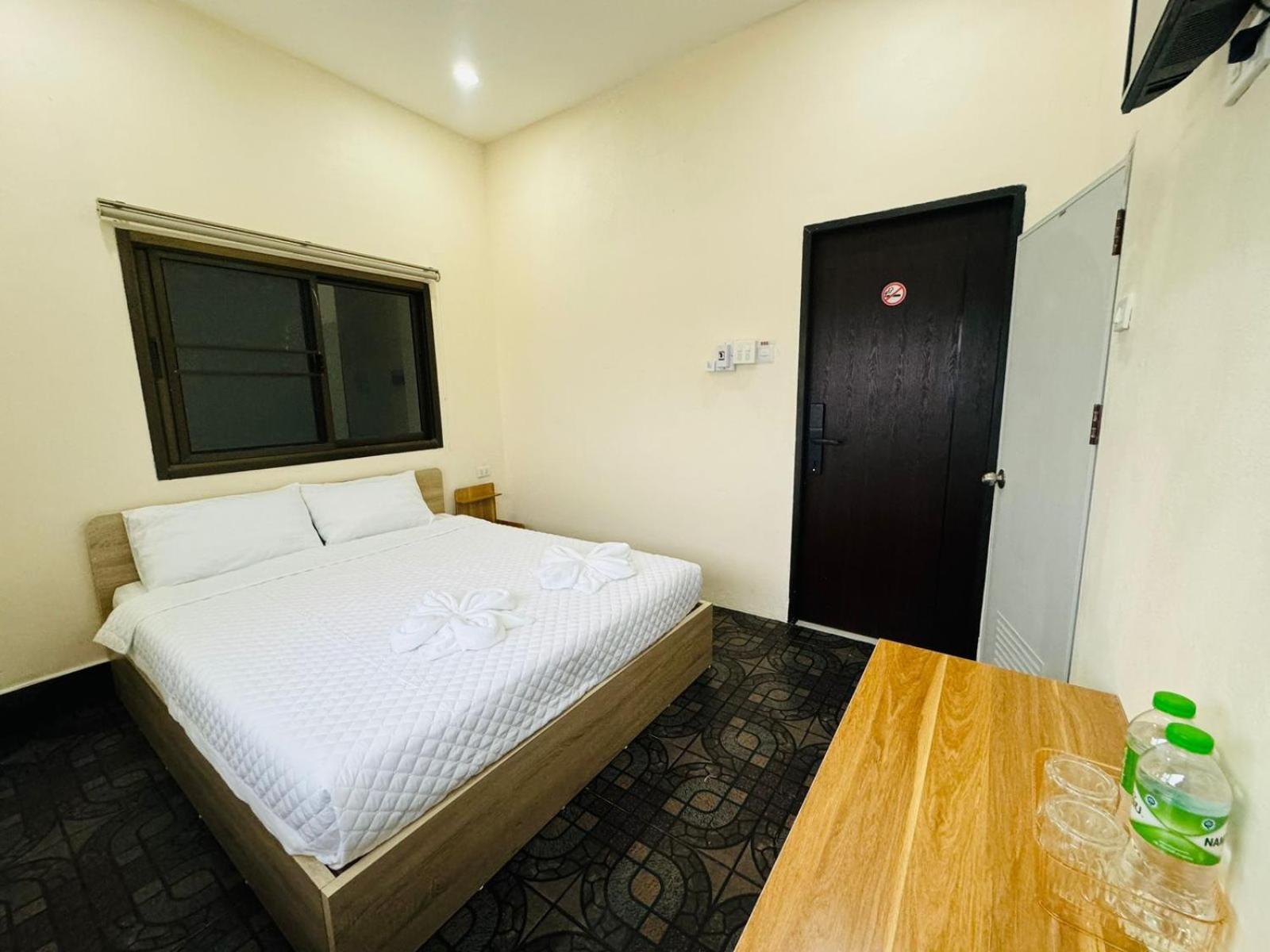 Double Room - Photo 12
