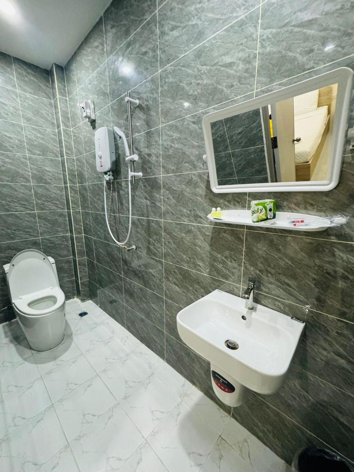 Double Room - Photo 15