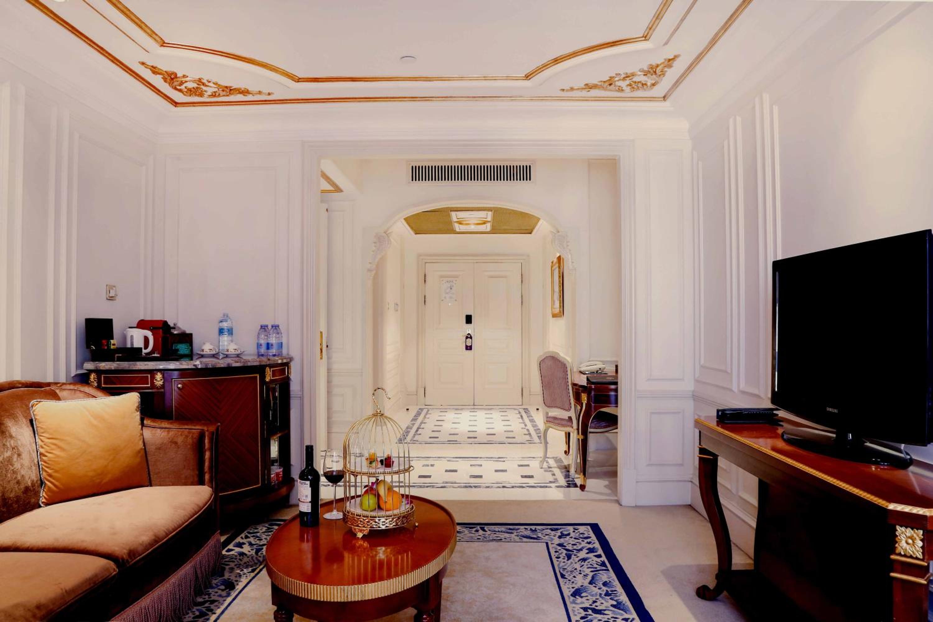 Deluxe Suite