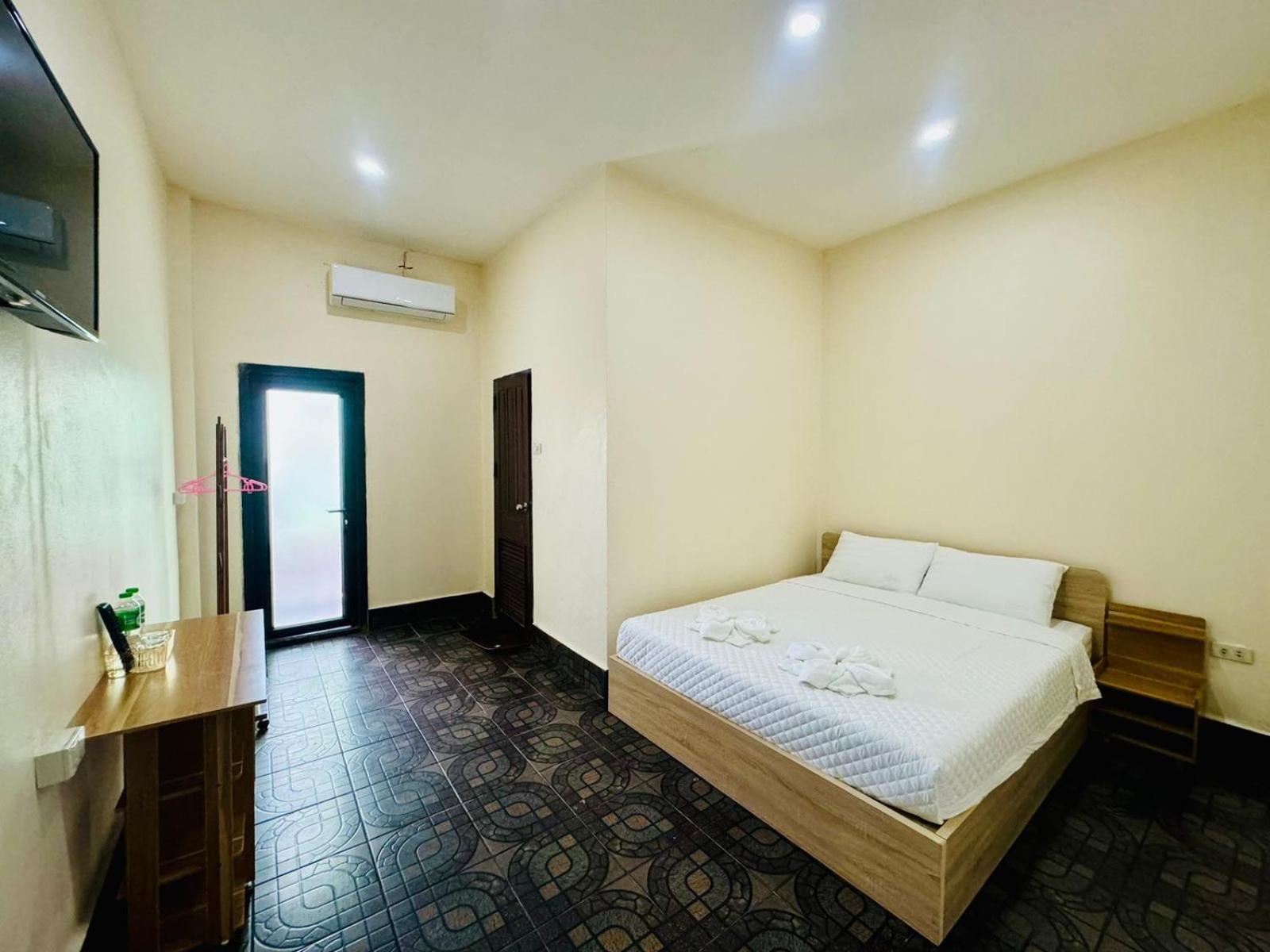 Deluxe Room - Photo 2