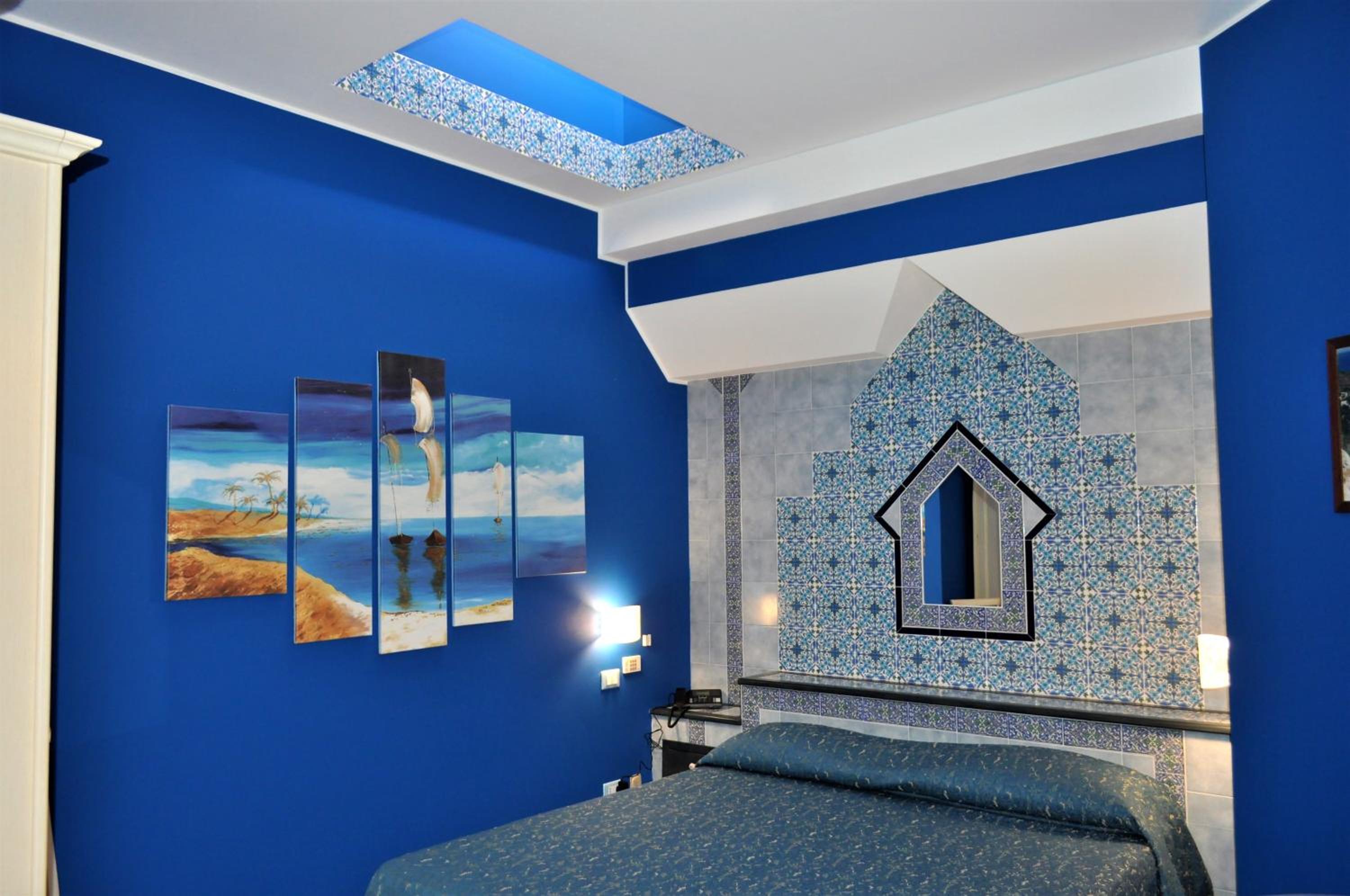 Economy Triple Room photo 1