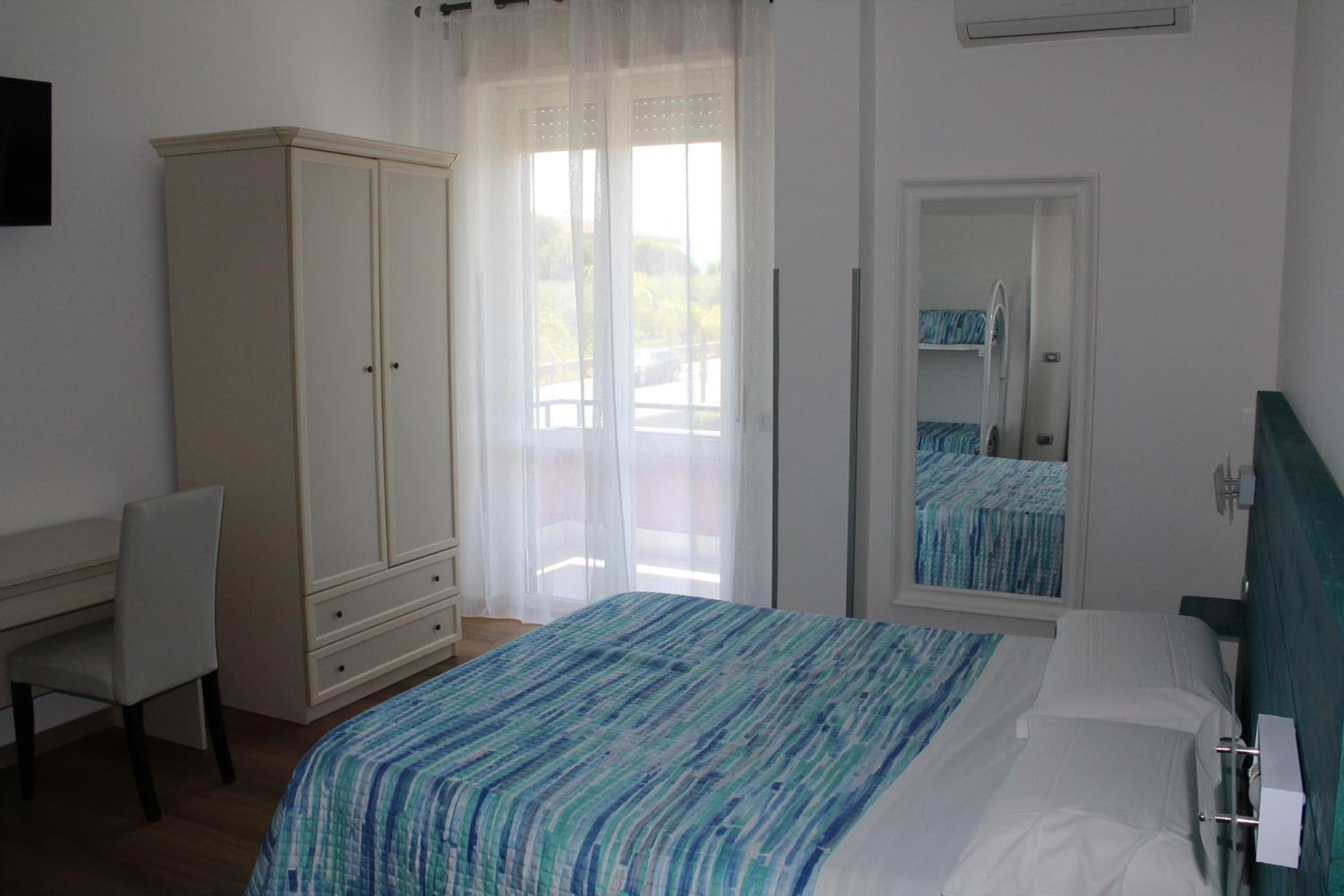 Triple Room with Private Bathroom photo 1