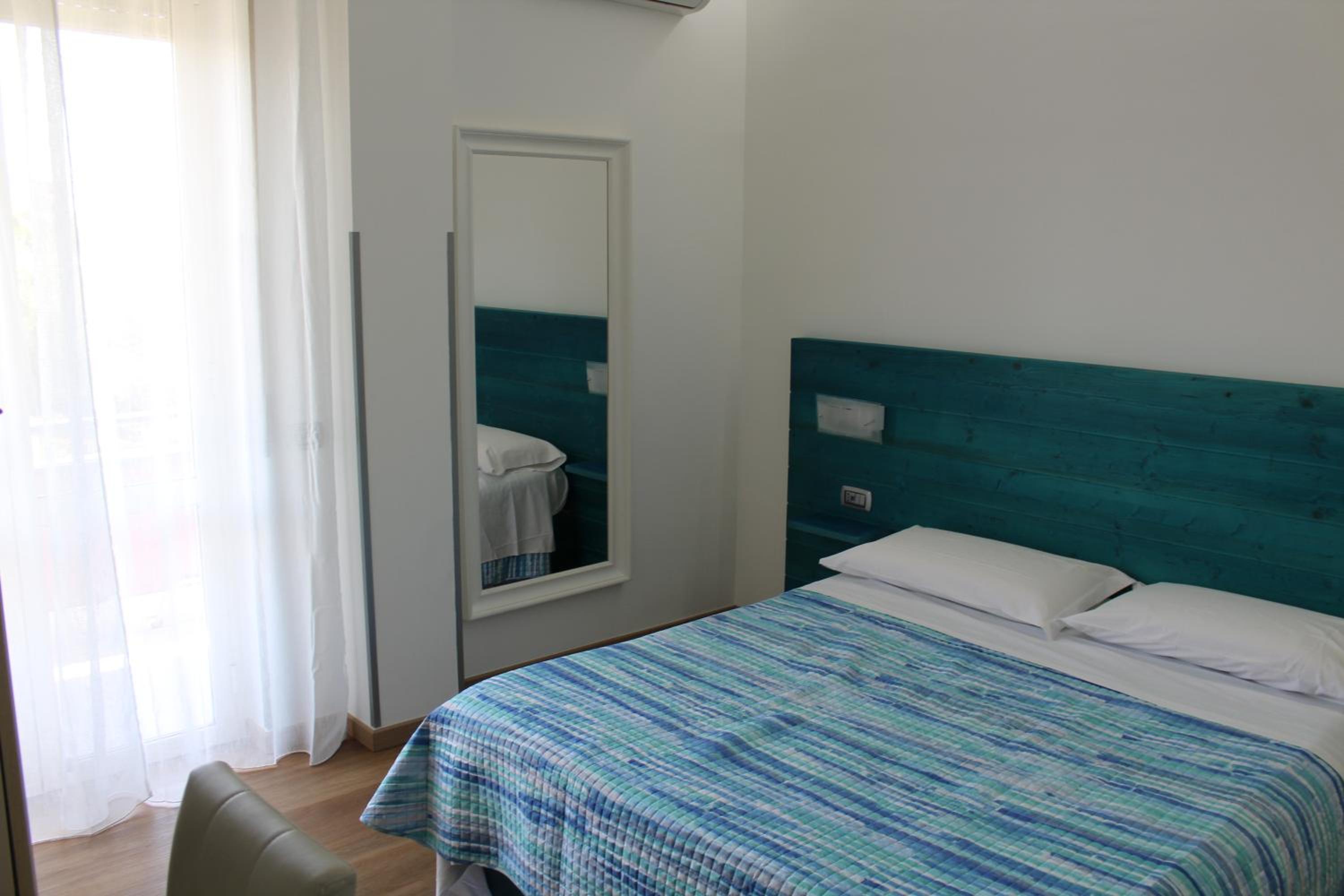 Triple Room with Private Bathroom photo 3