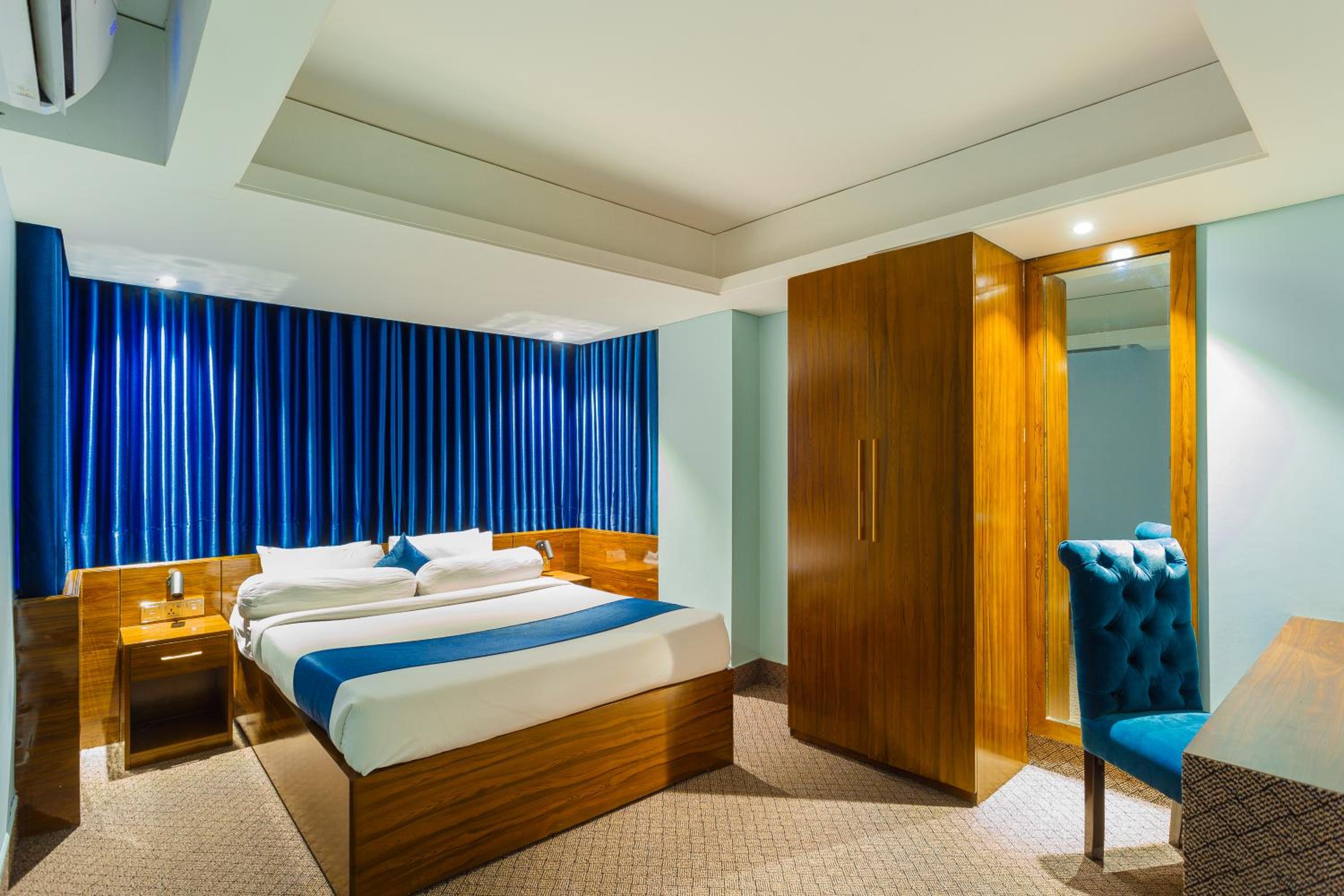 Superior King Room