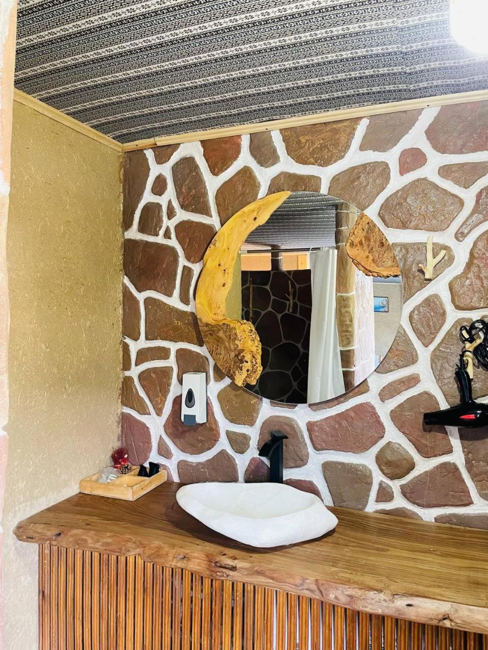 Quadruple Room with Private Bathroom photo 3