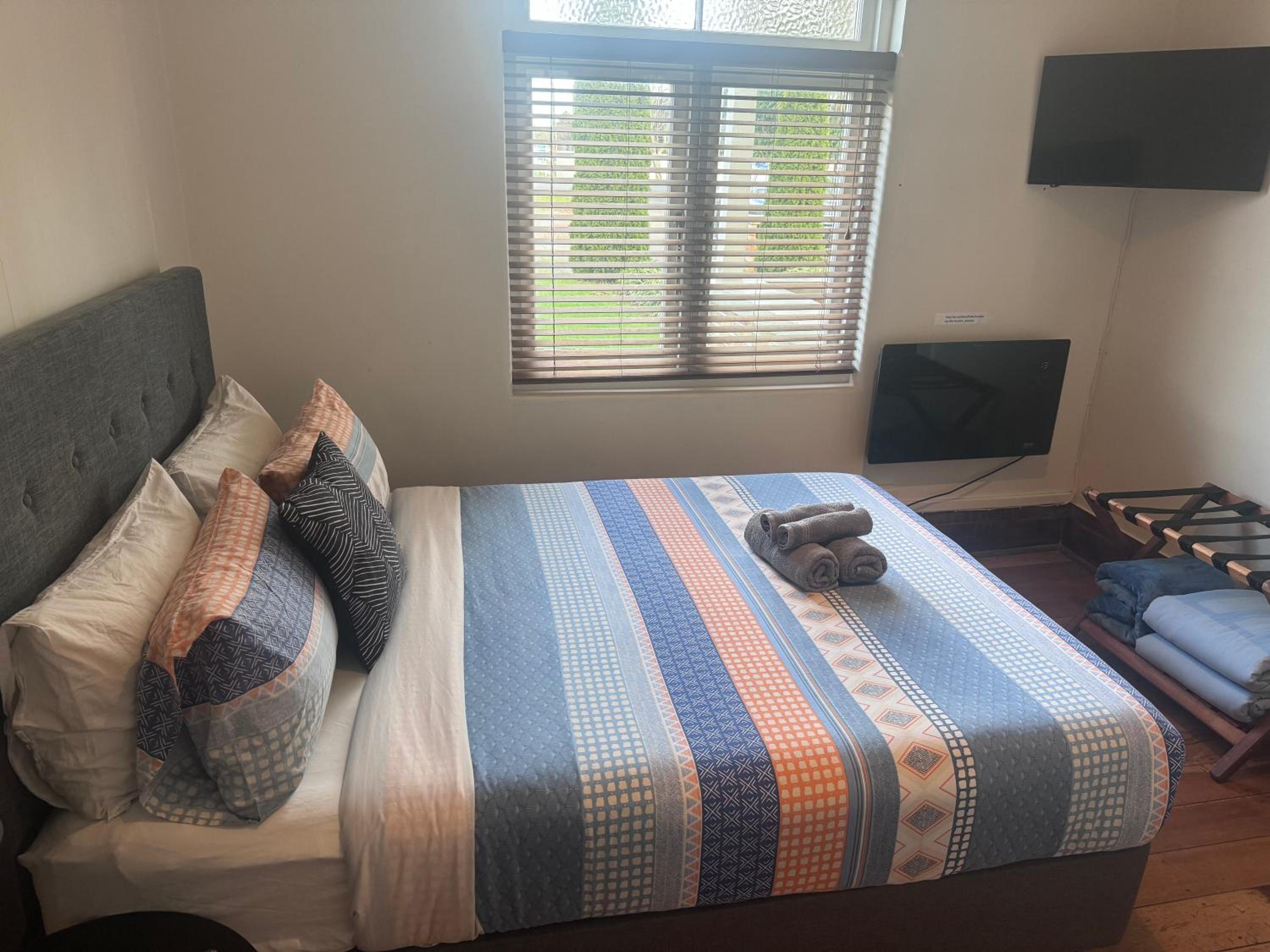Double Room with Shared Bathroom photo 3