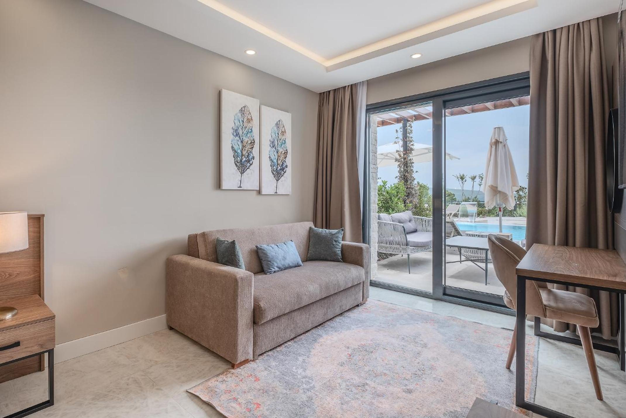 Double Room With Seaview - Direct Access to Pool - Photo 6