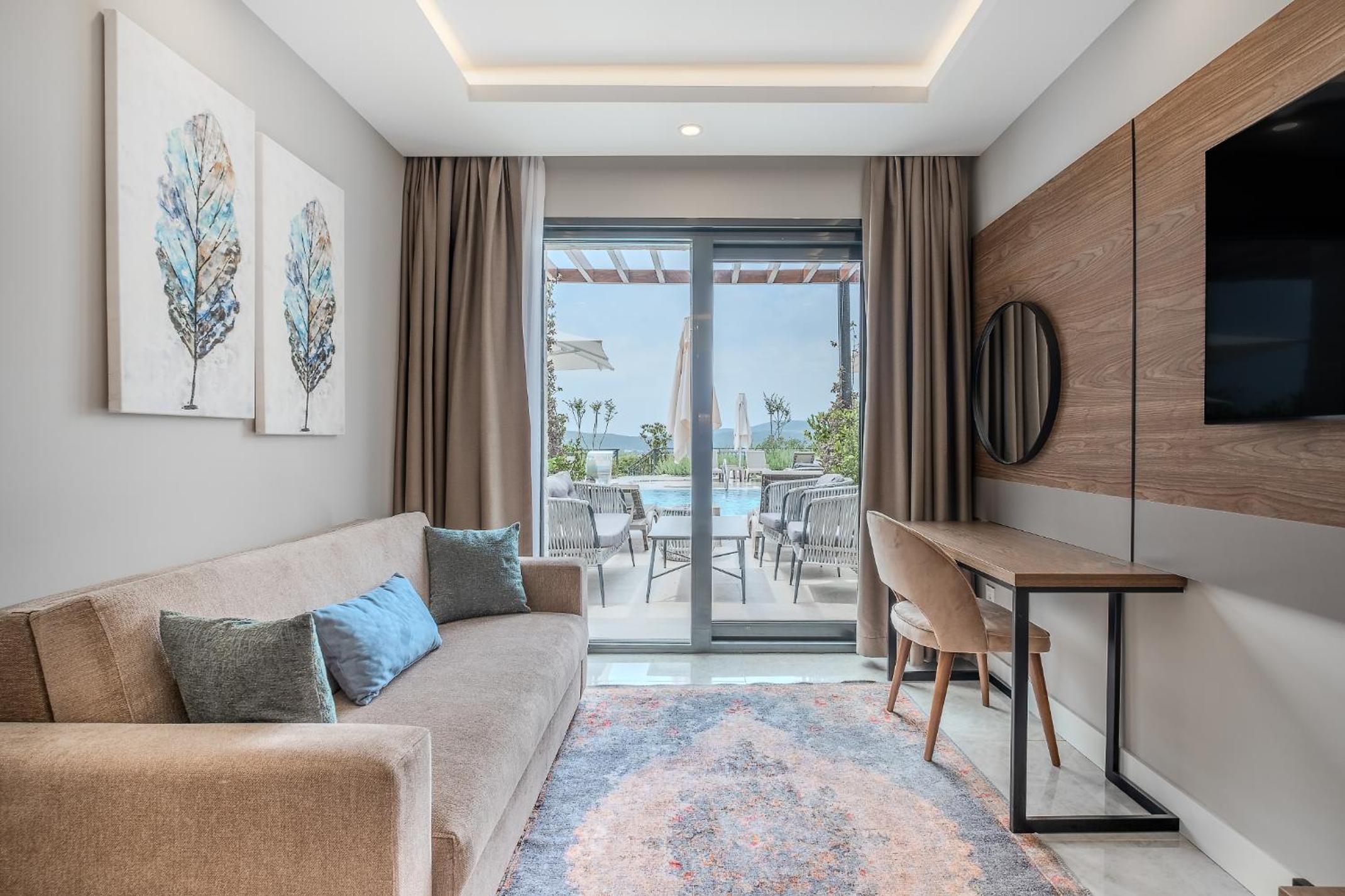 Double Room With Seaview - Direct Access to Pool - Photo 10