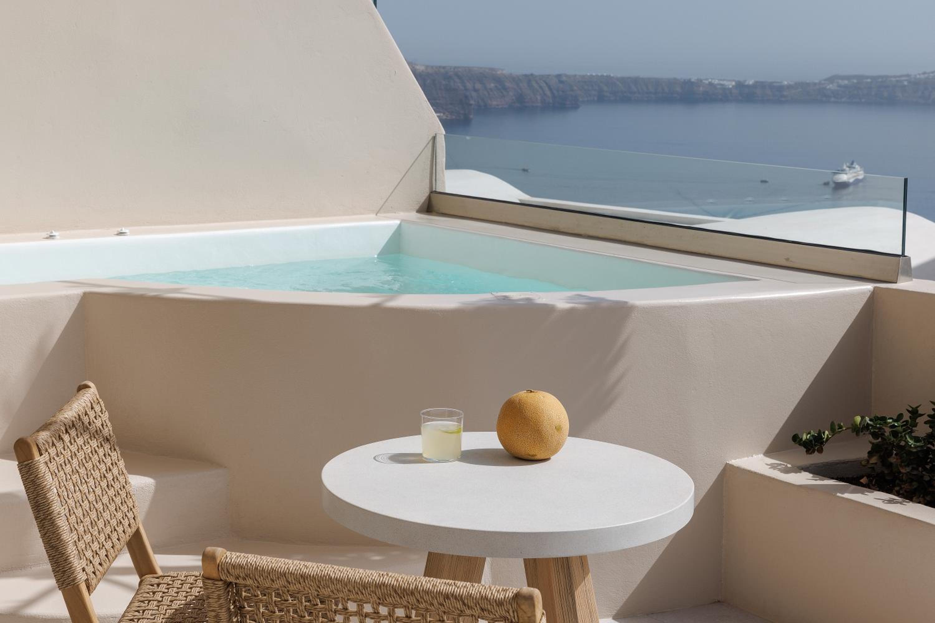 1 Bedroom apartment with partial sea view and Hot Tub photo 3