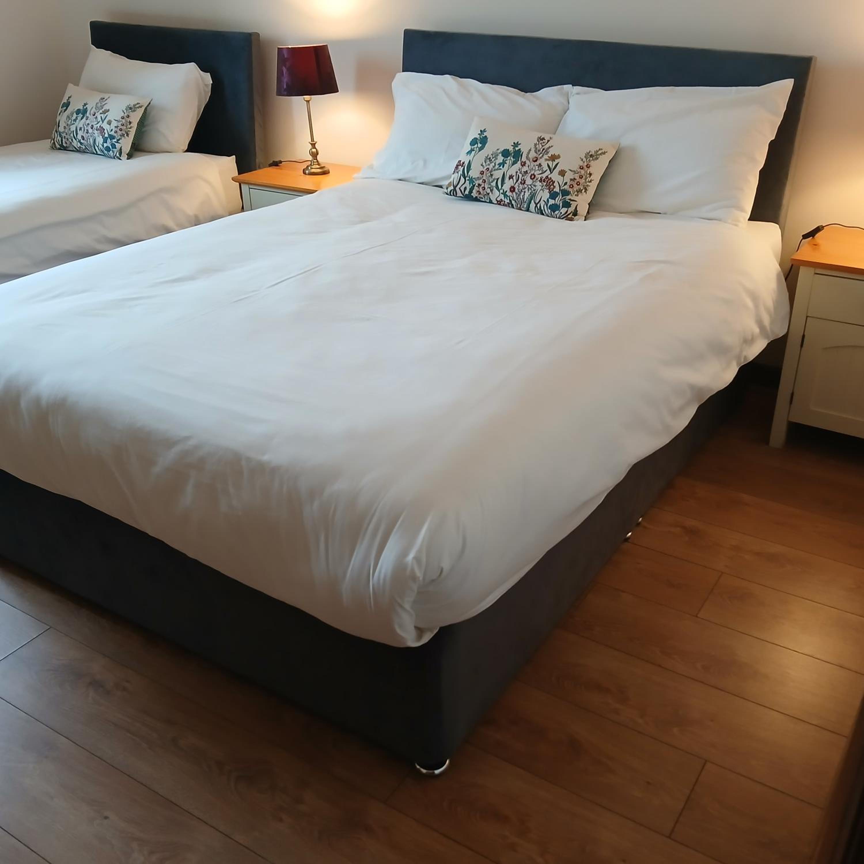 Three-Bedroom House - Photo 3
