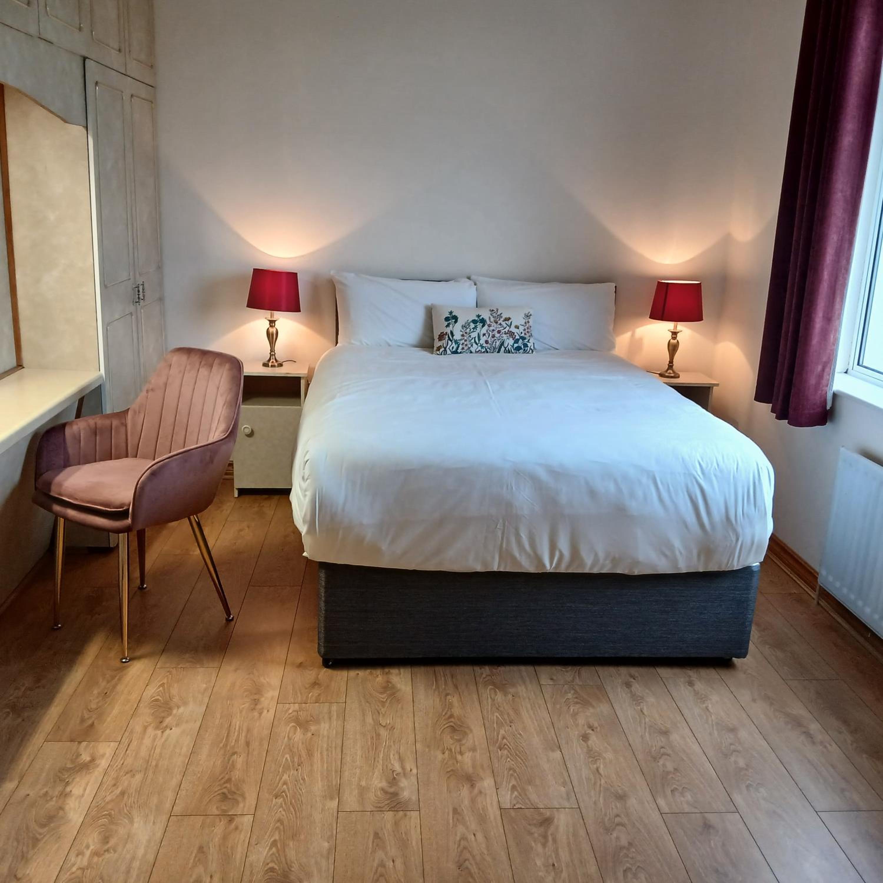 Three-Bedroom House - Photo 4