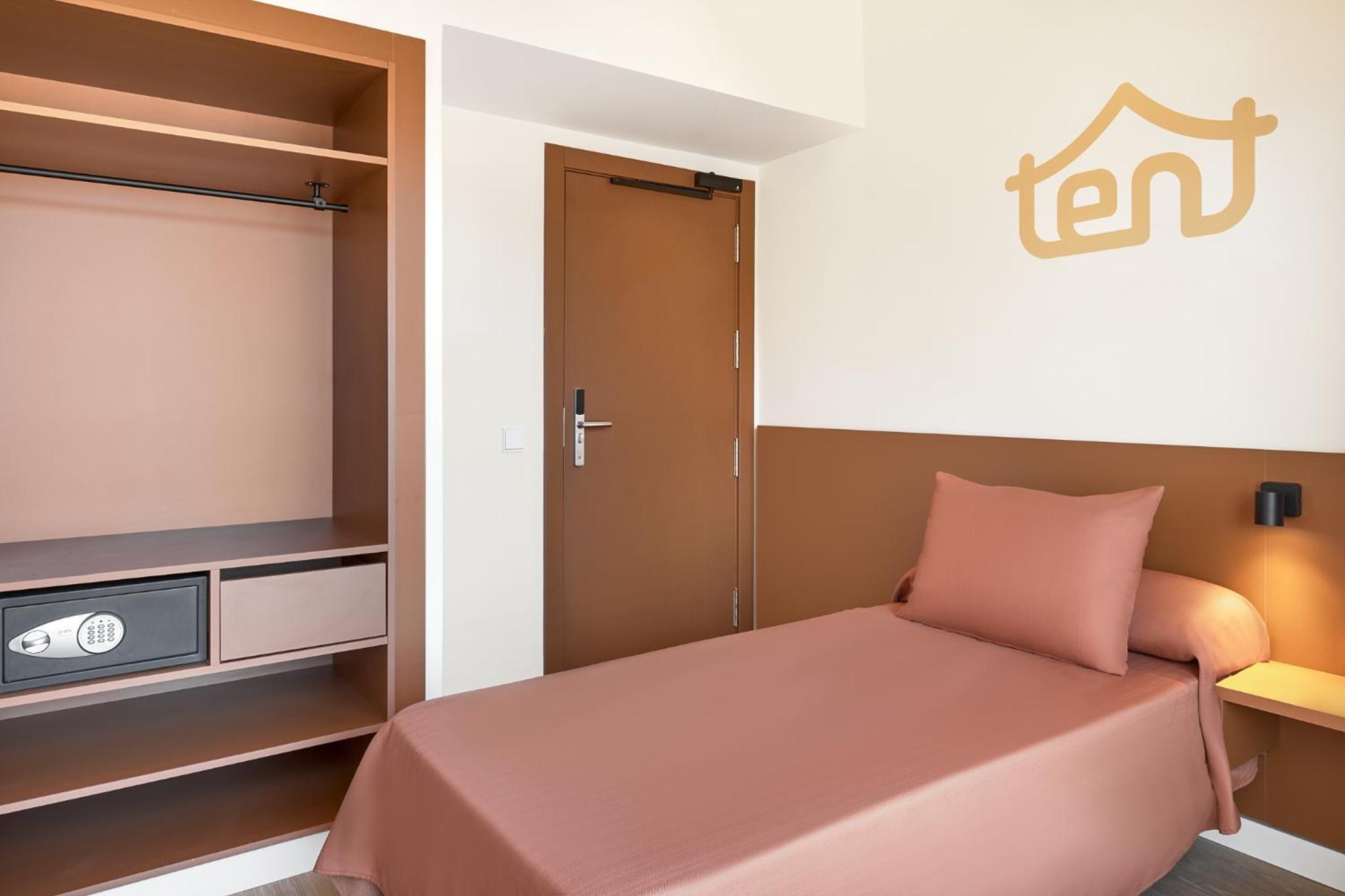 Single Room - Bed & Unlimited Brunch photo 2