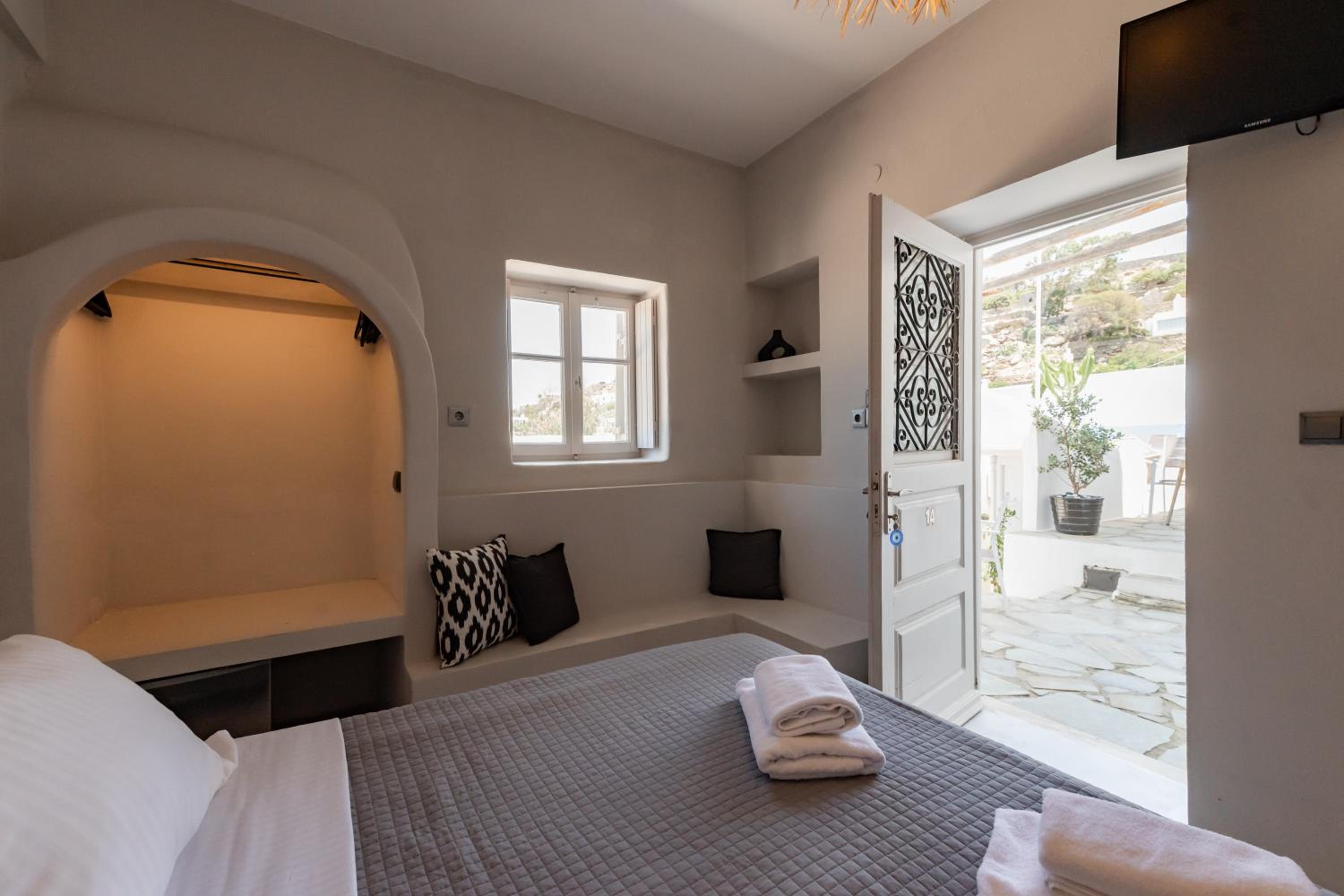 Superior Double Room - Photo 11