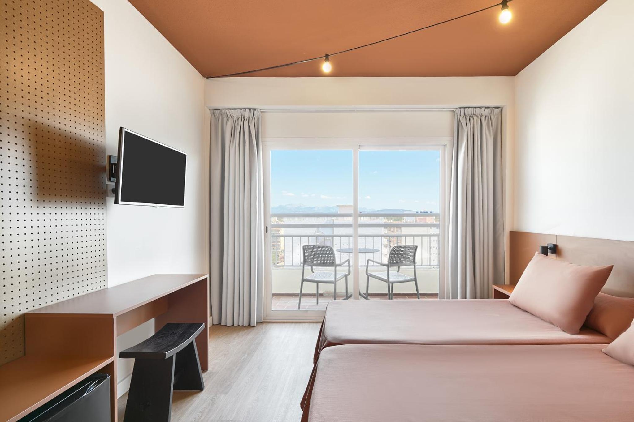 Habitación Doble con Vista Lateral al Mar (2 Adultos) - Cama y Brunch Ilimitado