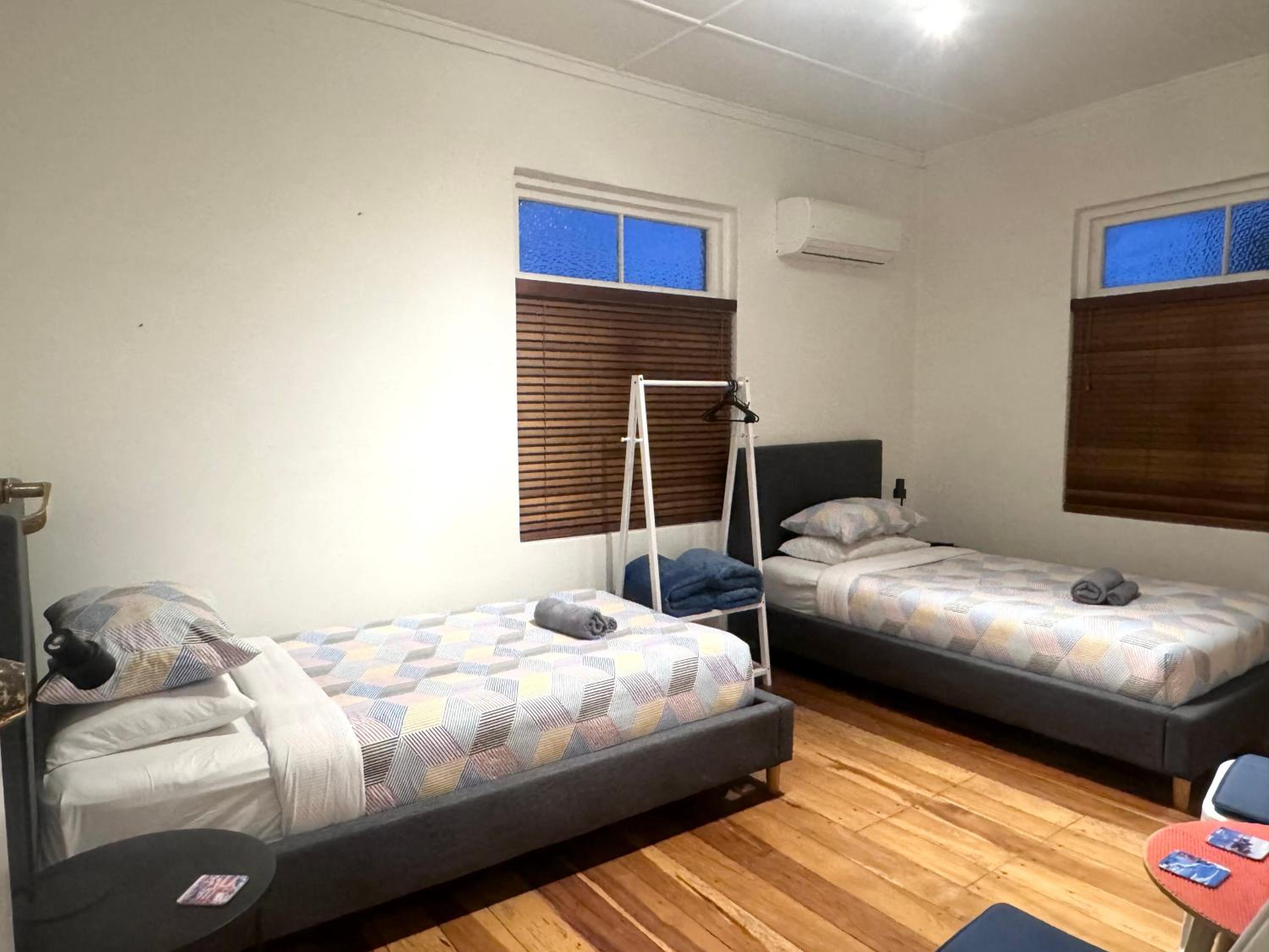 Standard Twin Room with Shared Bathroom photo 1