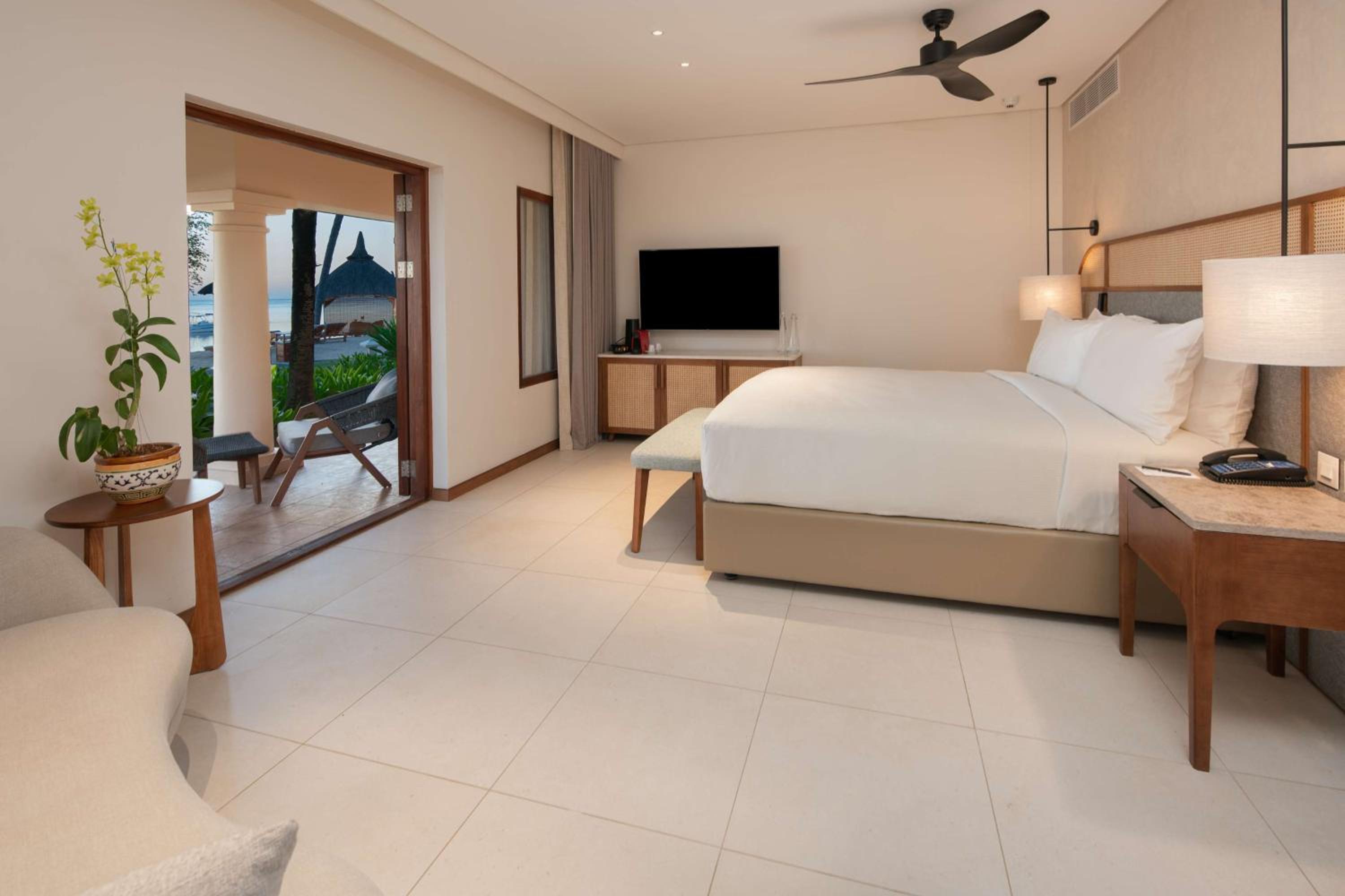 Beachfront Room - Photo 3