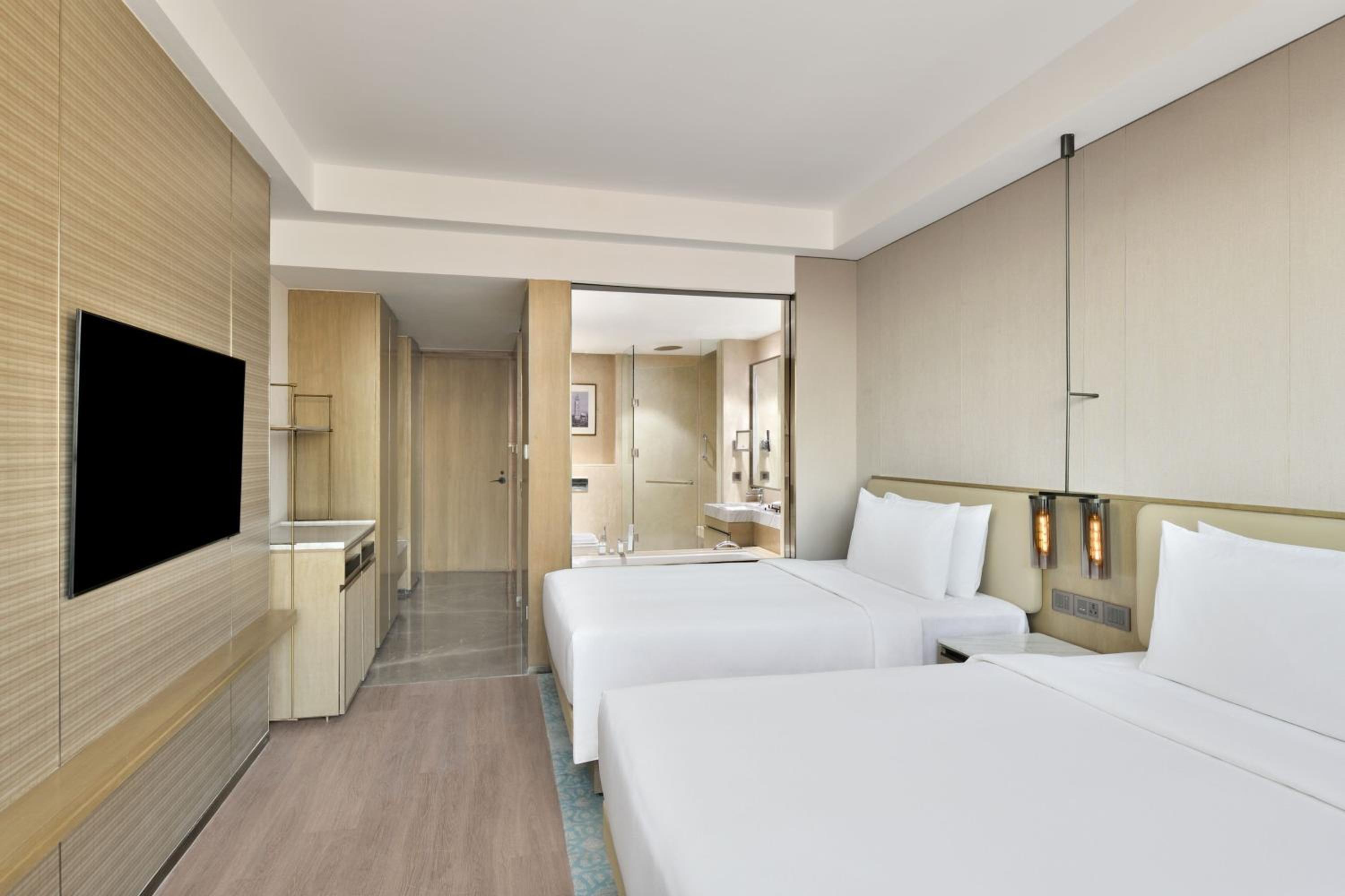 Twin Room with City View - 10% discount on Food and Soft Beverage, Spa and Airport Transfers photo 3