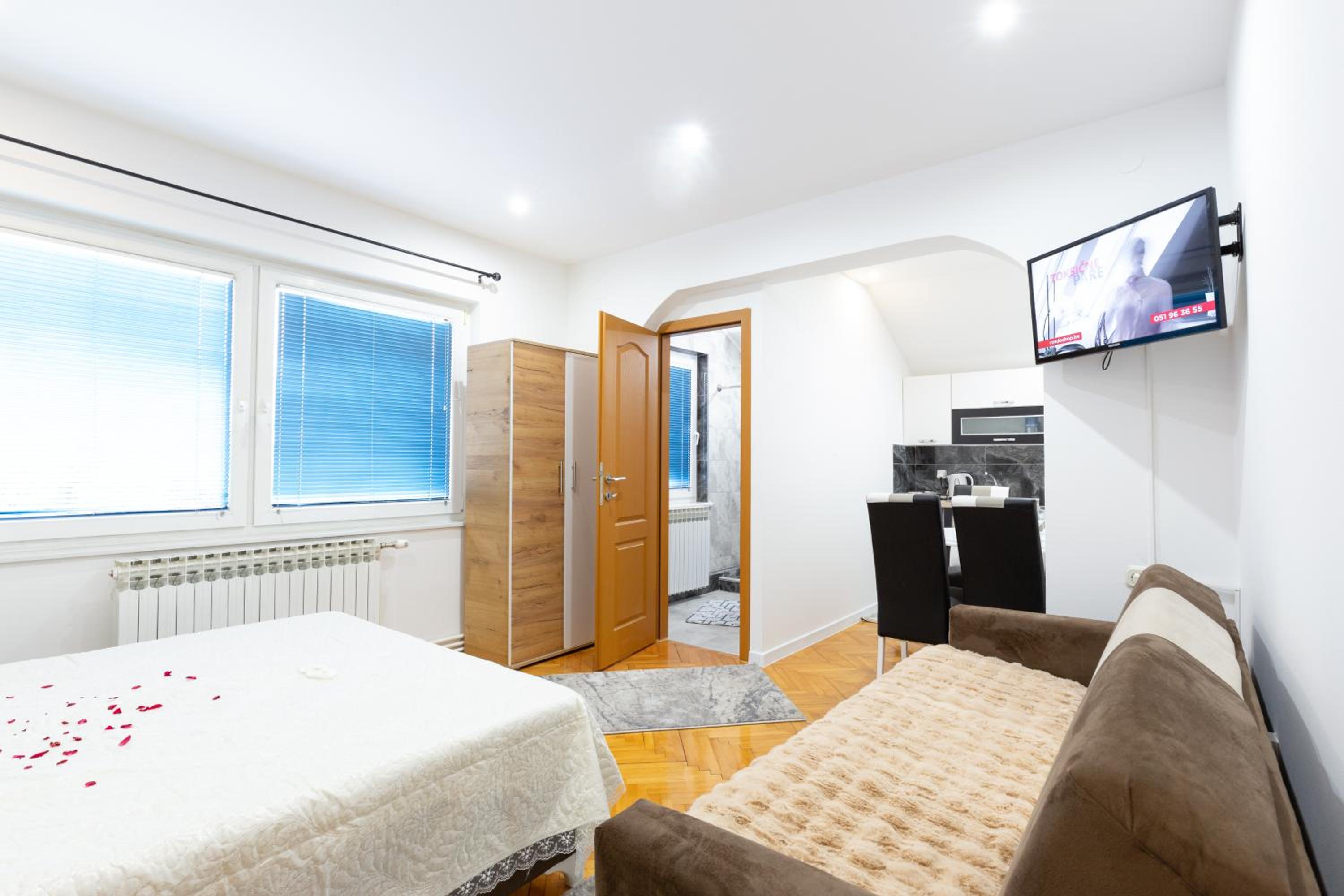 Studio Apartment