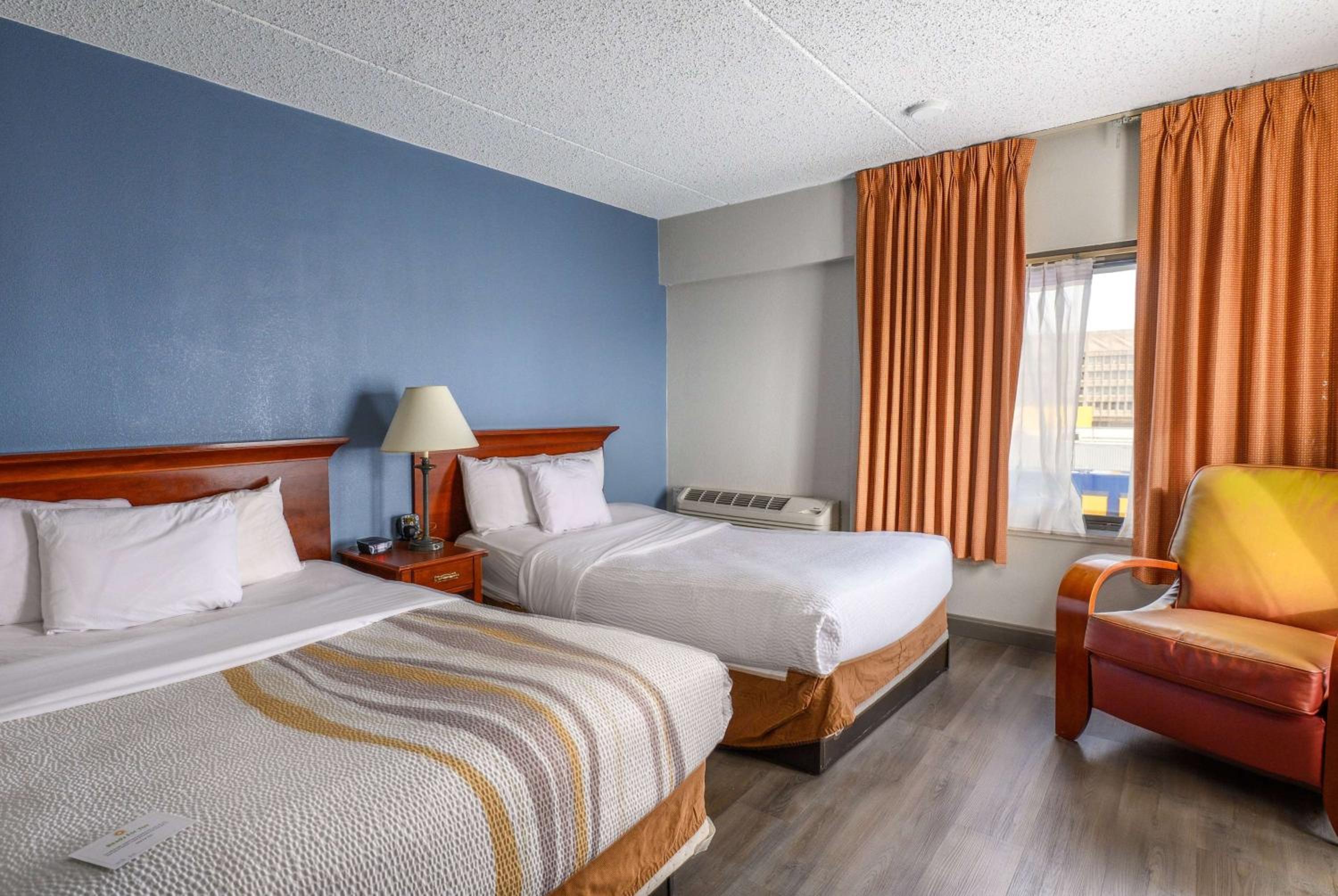 Double Room with Two Double Beds - Photo 1