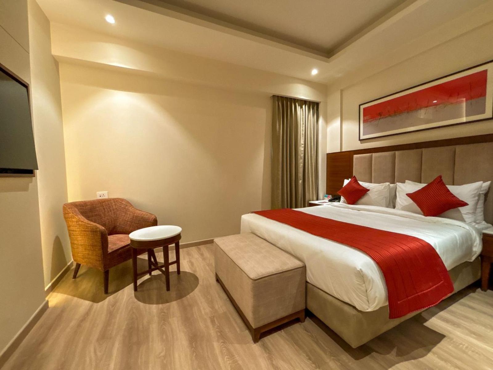 Standard King Room photo 2
