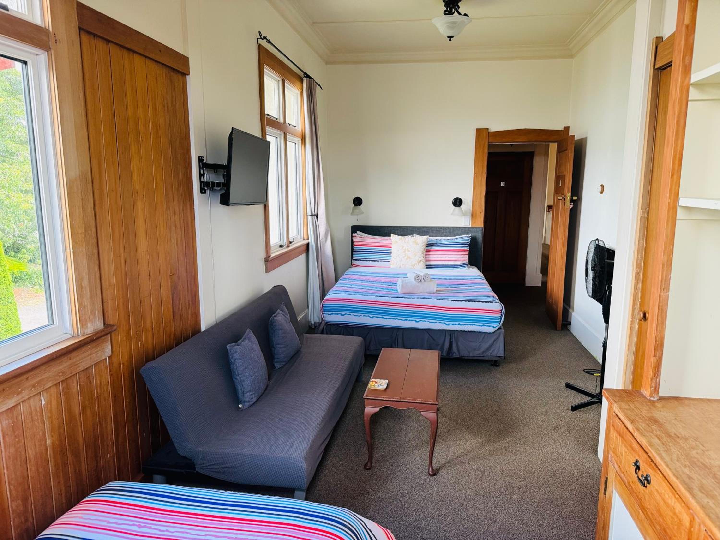 Double Room with Private Bathroom - Photo 1