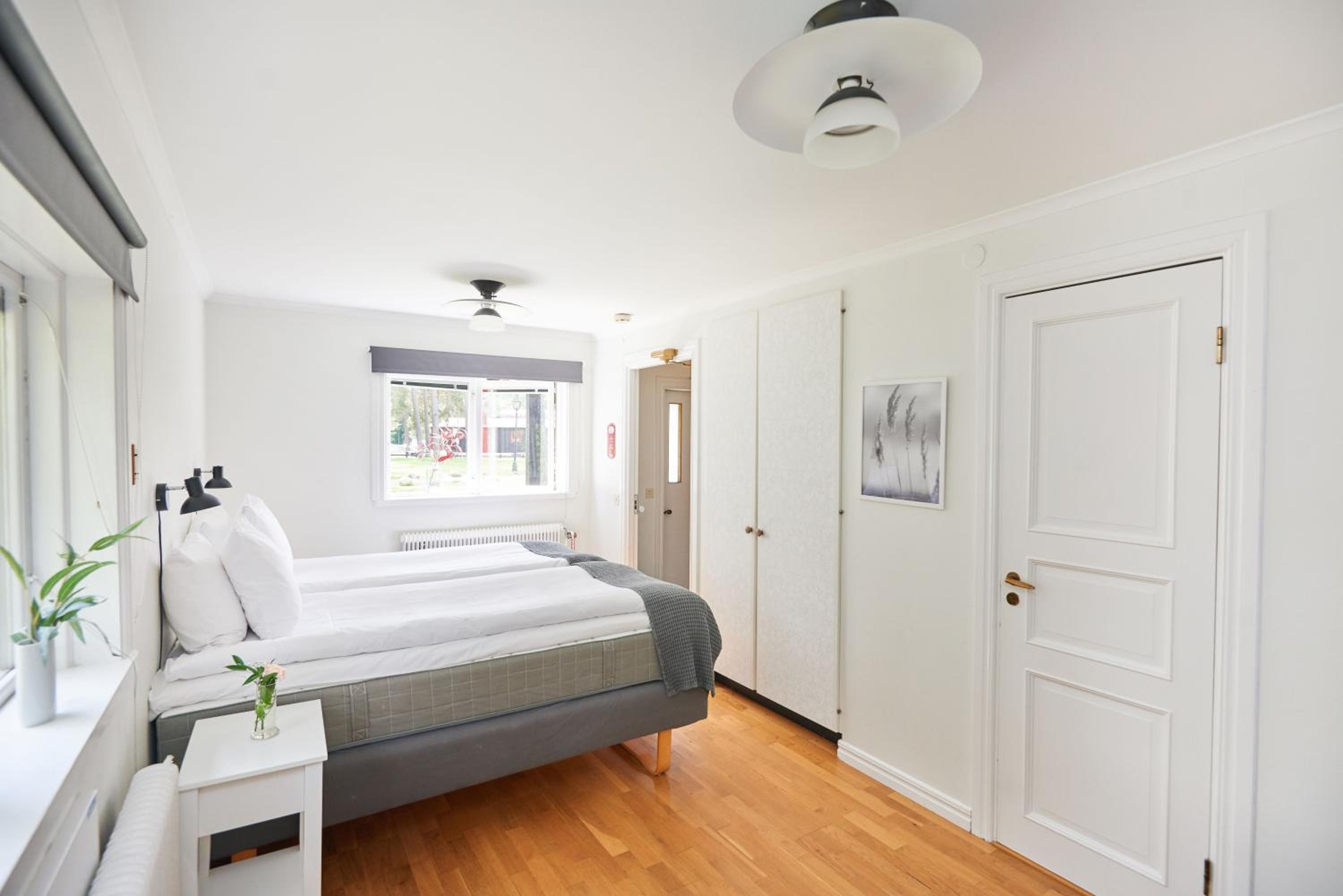 Standard Twin Room - Photo 2