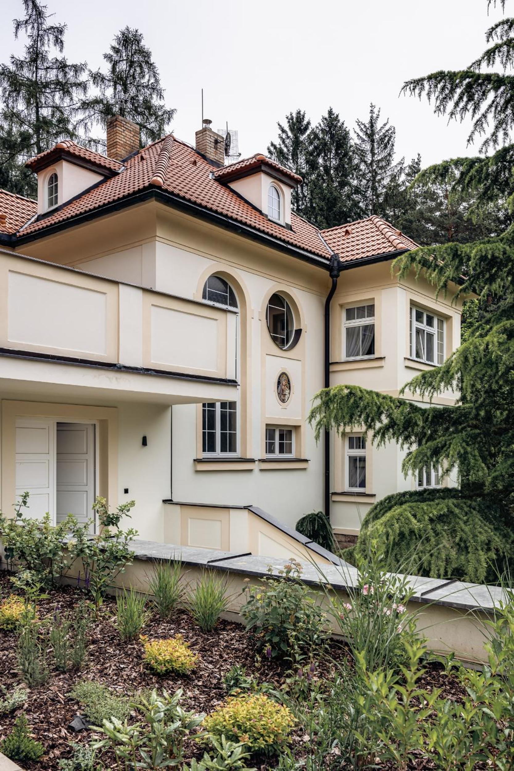 Villa photo 2