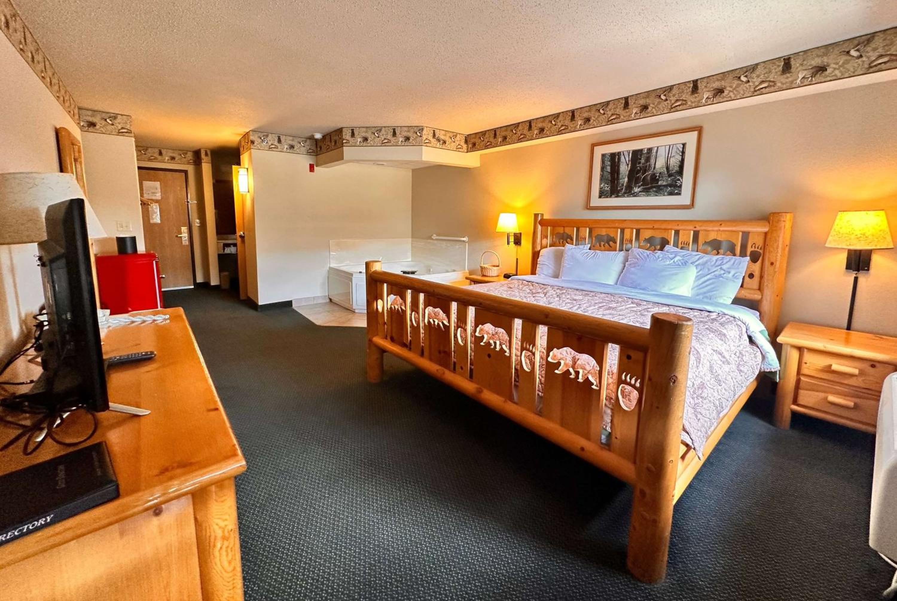 King Suite - Non-Smoking - Photo 2
