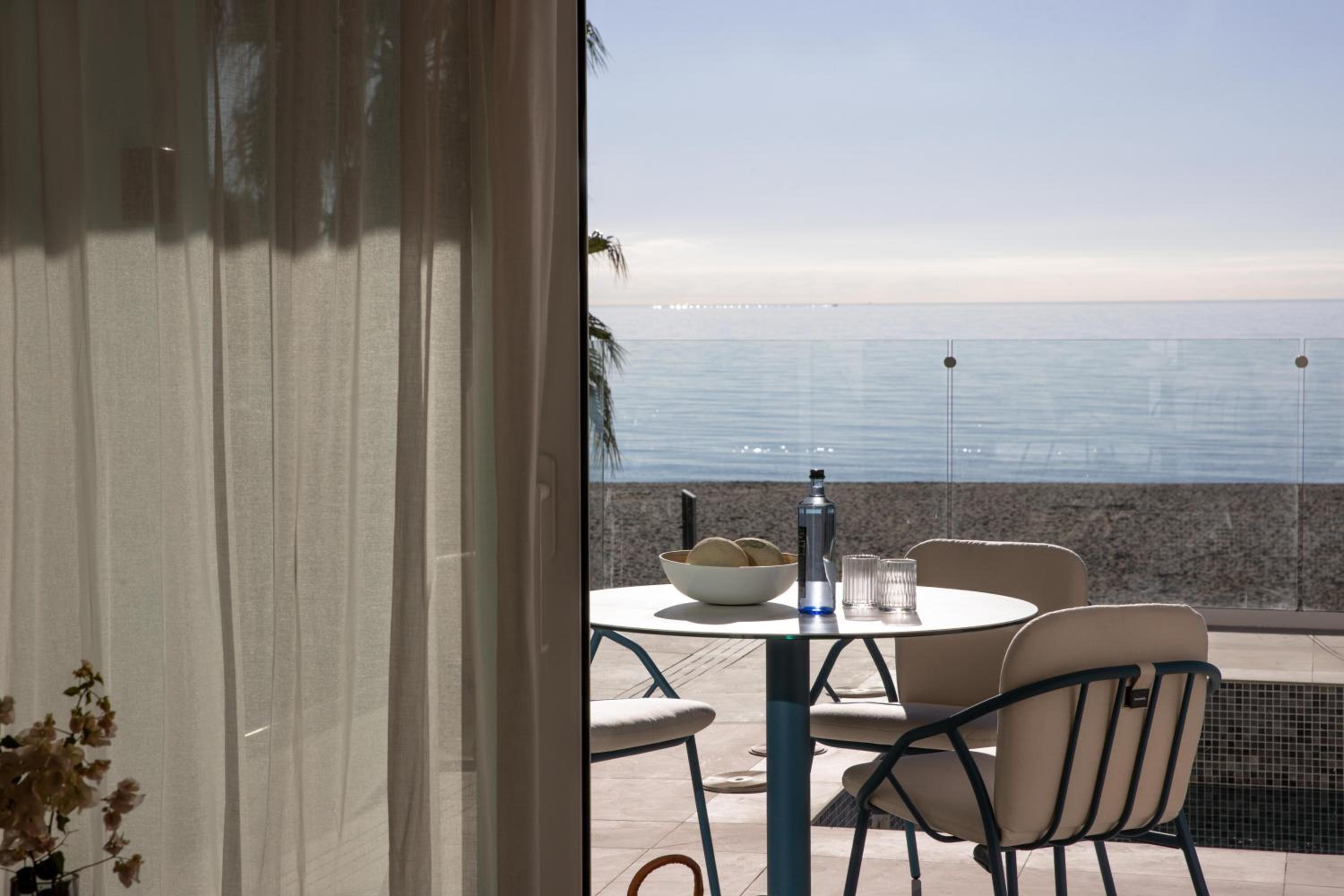 Sea View Suite with Pool - Photo 3