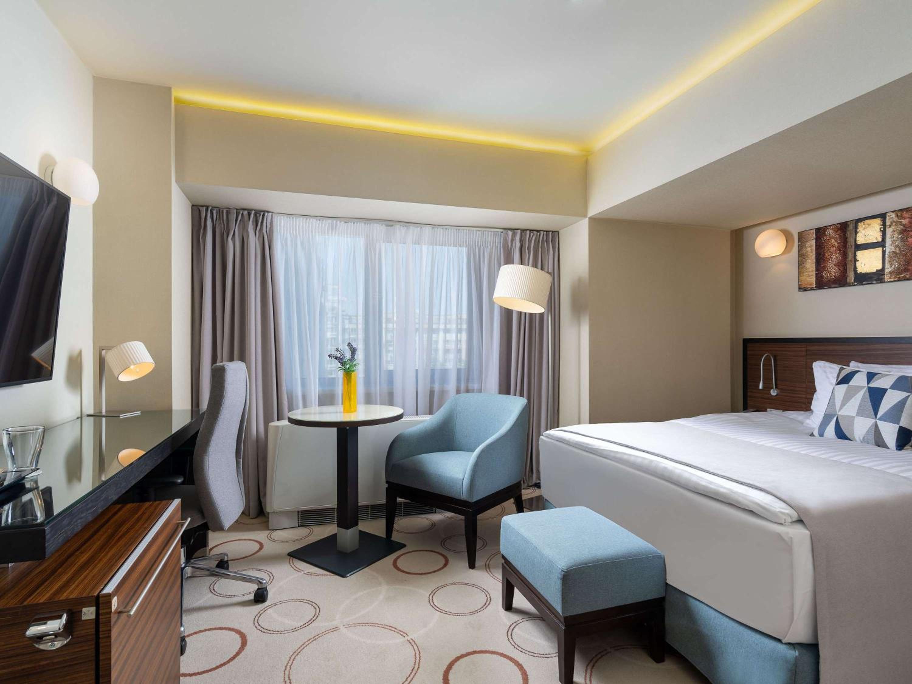 Accessible Queen Room