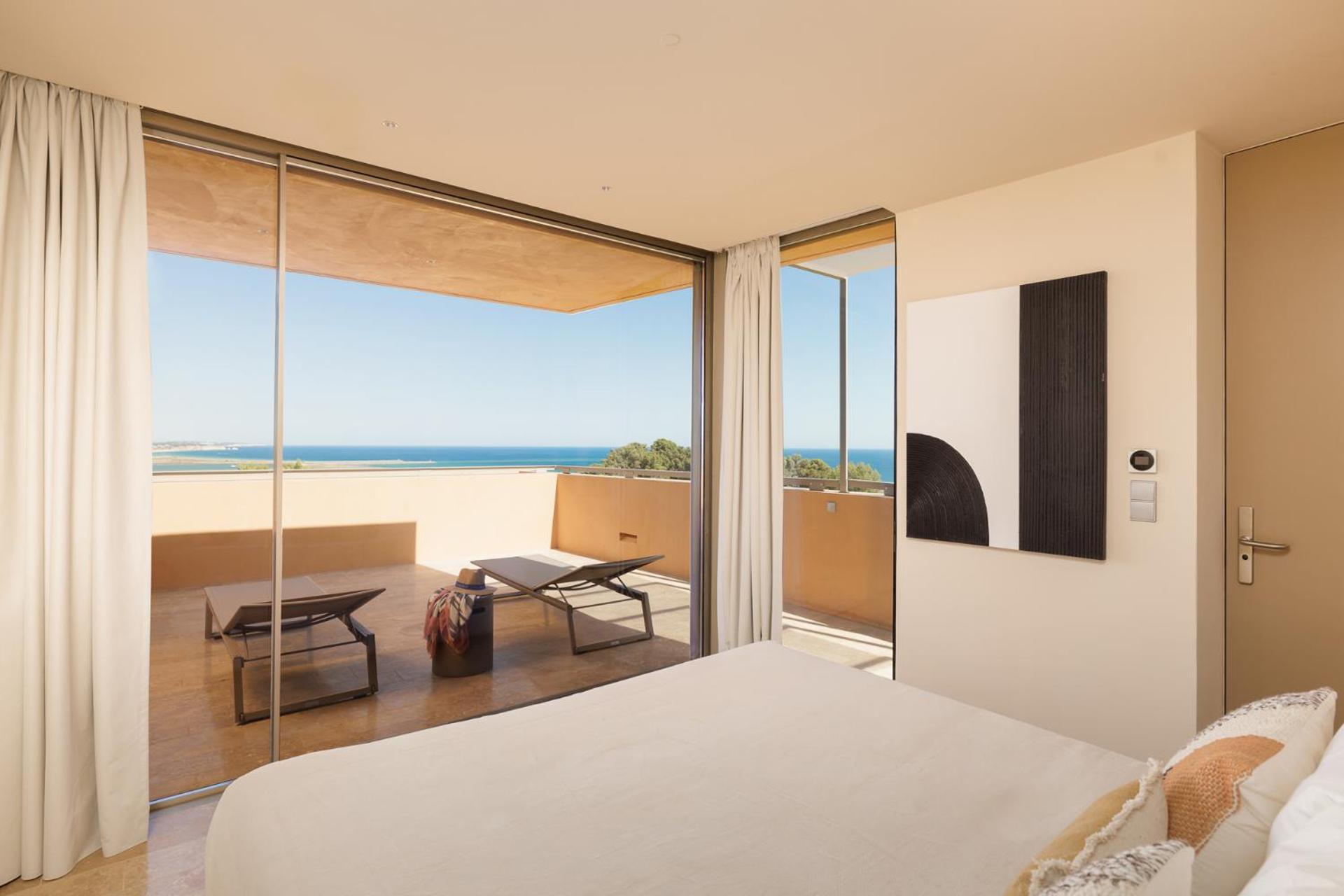 Three-Bedroom Apartment - Photo 3