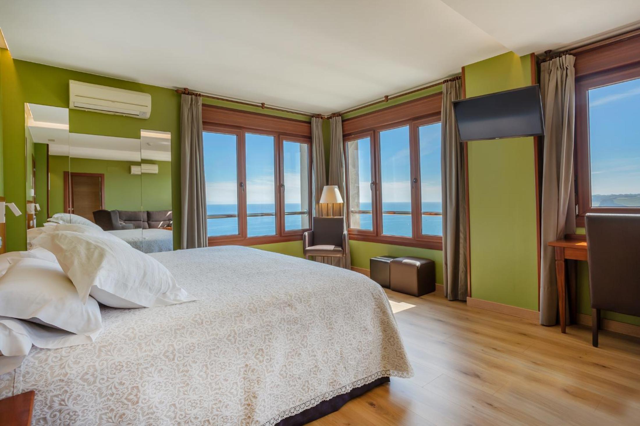 Suite with Sea View photo 2