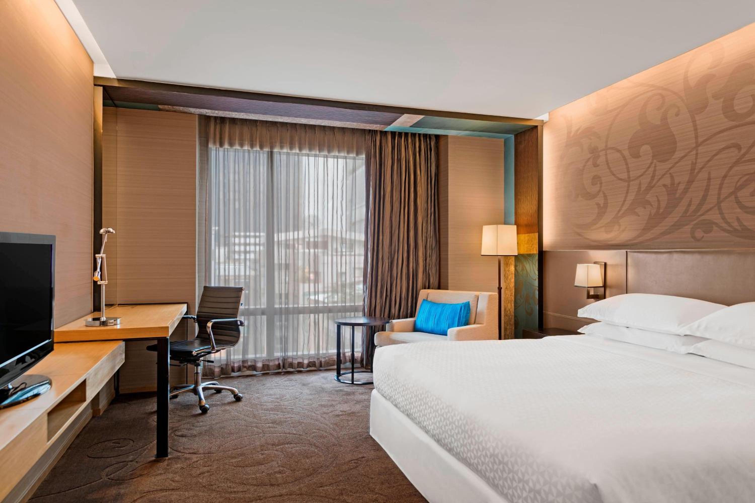 Premium Guest Room King