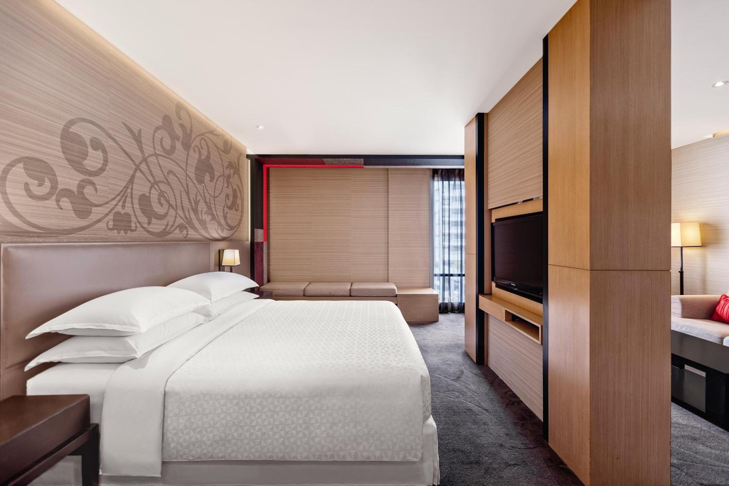Junior Suite with King Bed photo 2