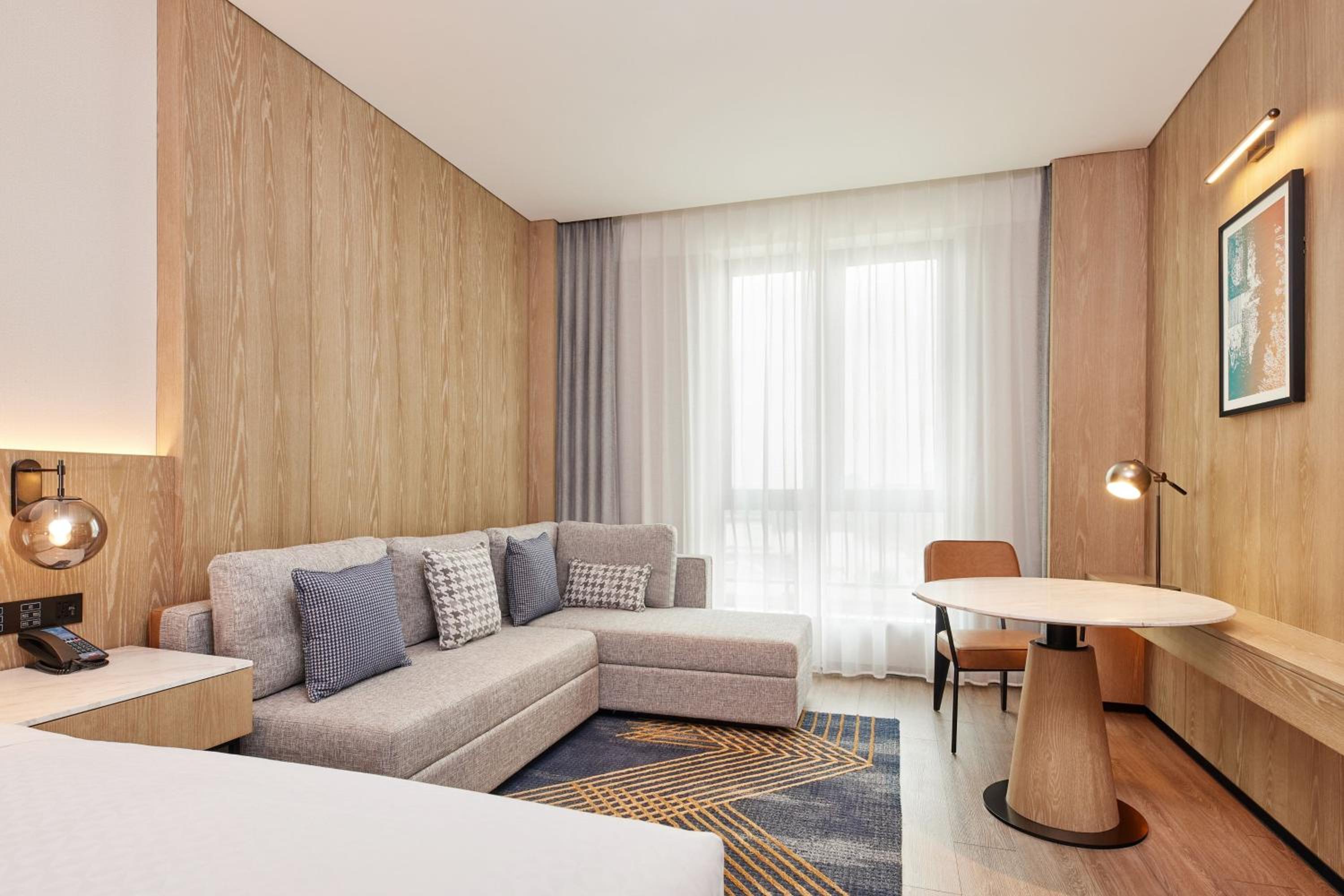 Executive Premier King Room with Lake View photo 2