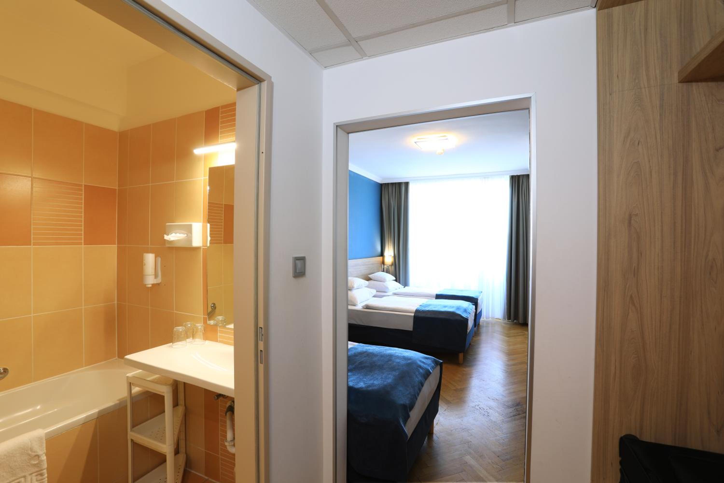 Comfort Triple Room - Photo 7