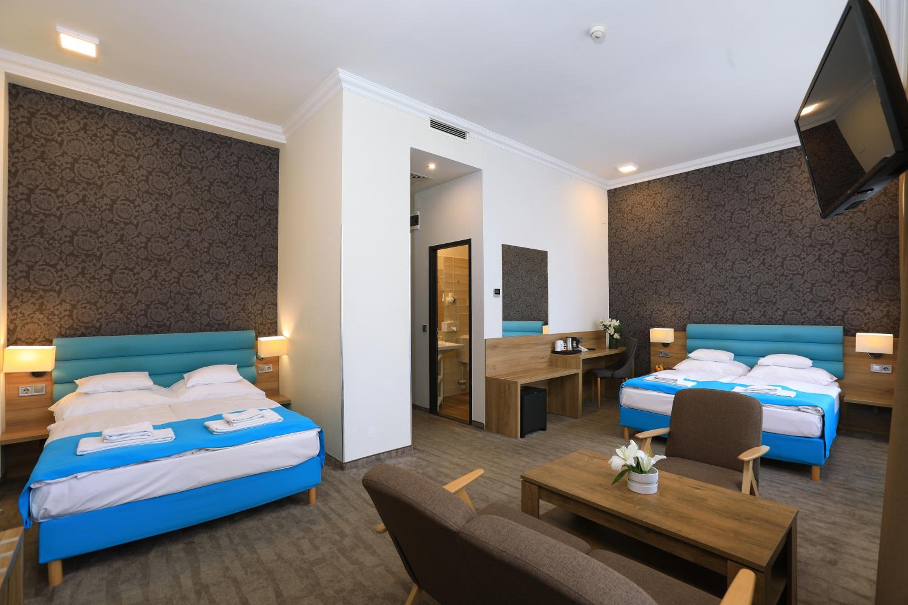 Family Double Room photo 3