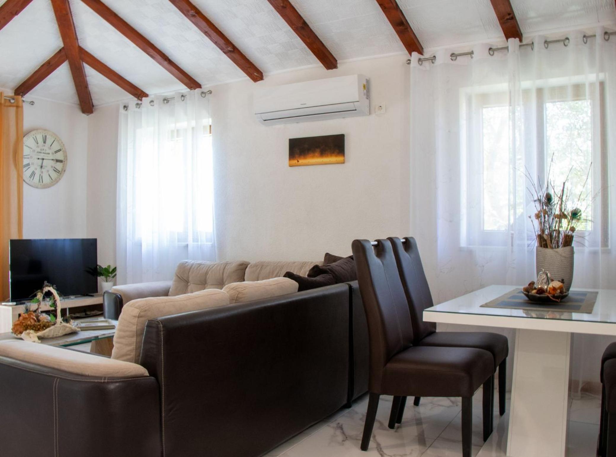 2 Bedroom