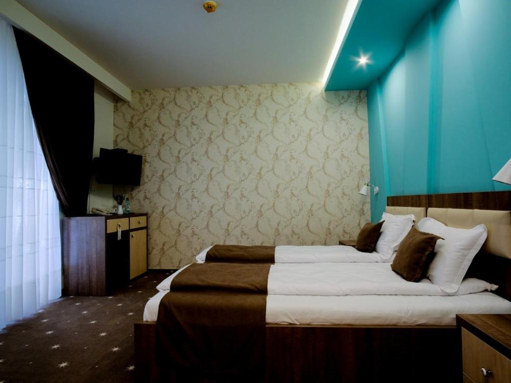 Standard Twin Room with Mountain View - Photo 3